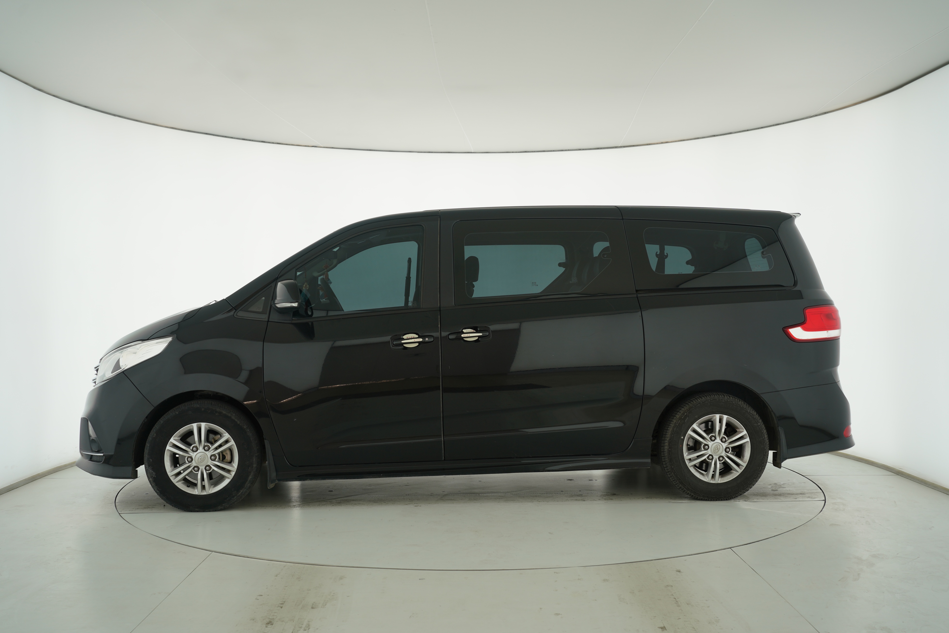 Saic MAXUS Maxus G10 2021 — фото 7