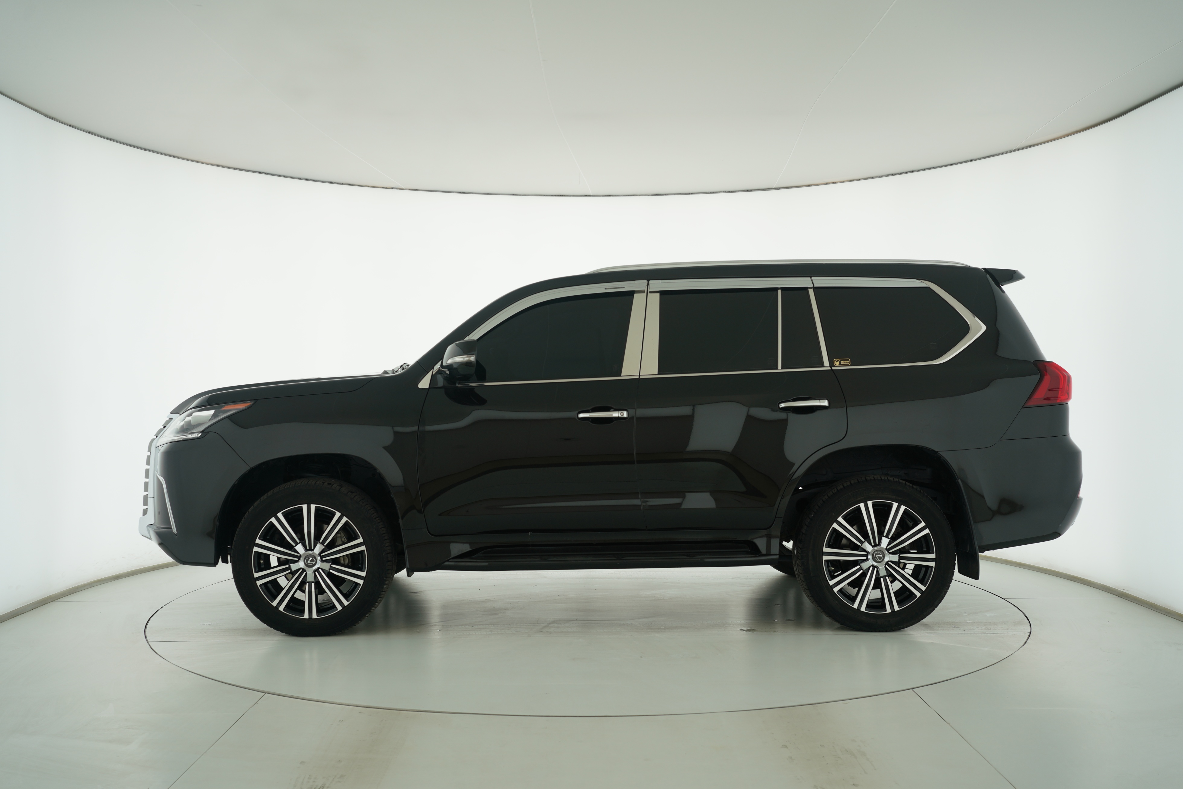 Lexus LX 2017 — фото 7