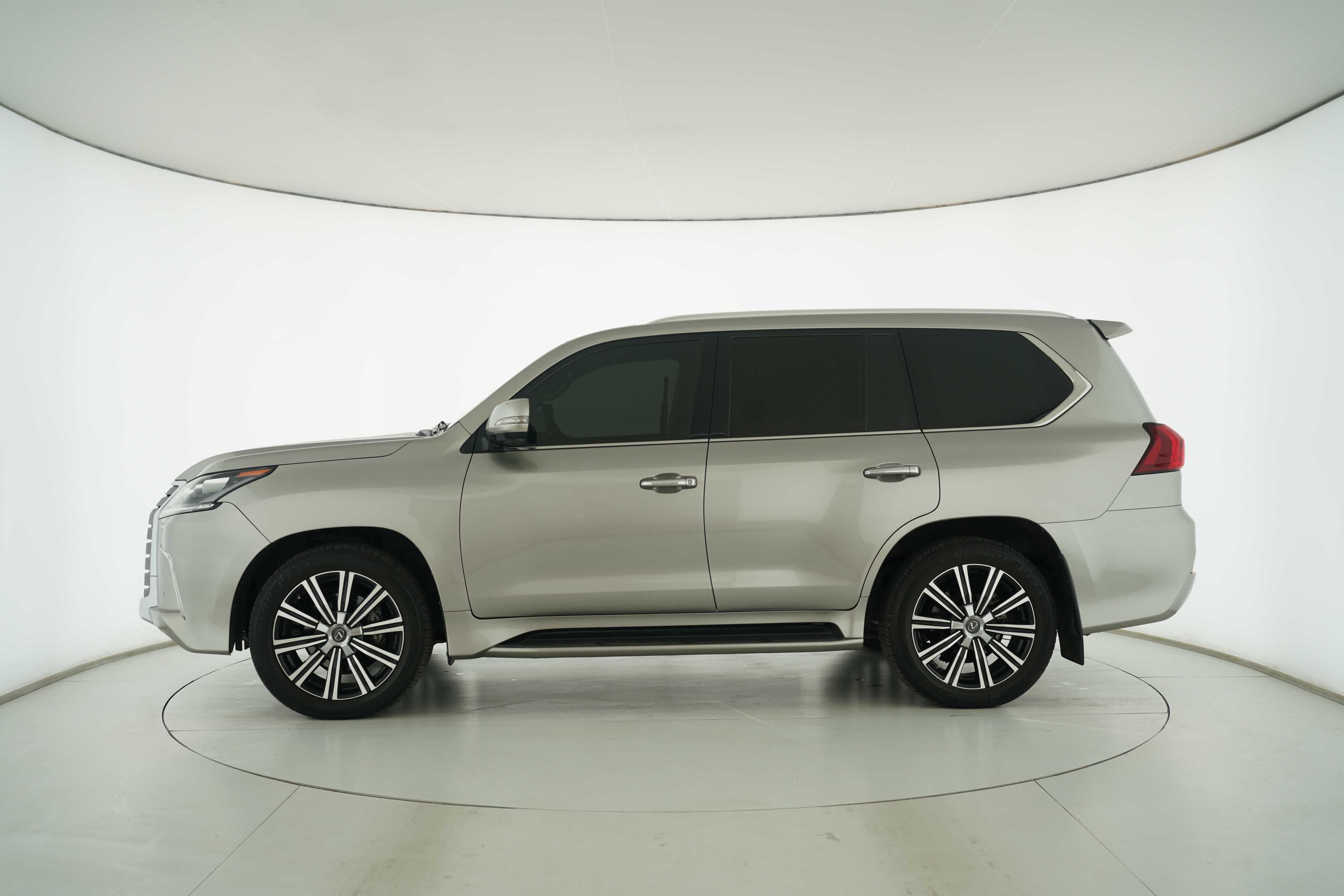 Lexus LX 2019 — фото 7
