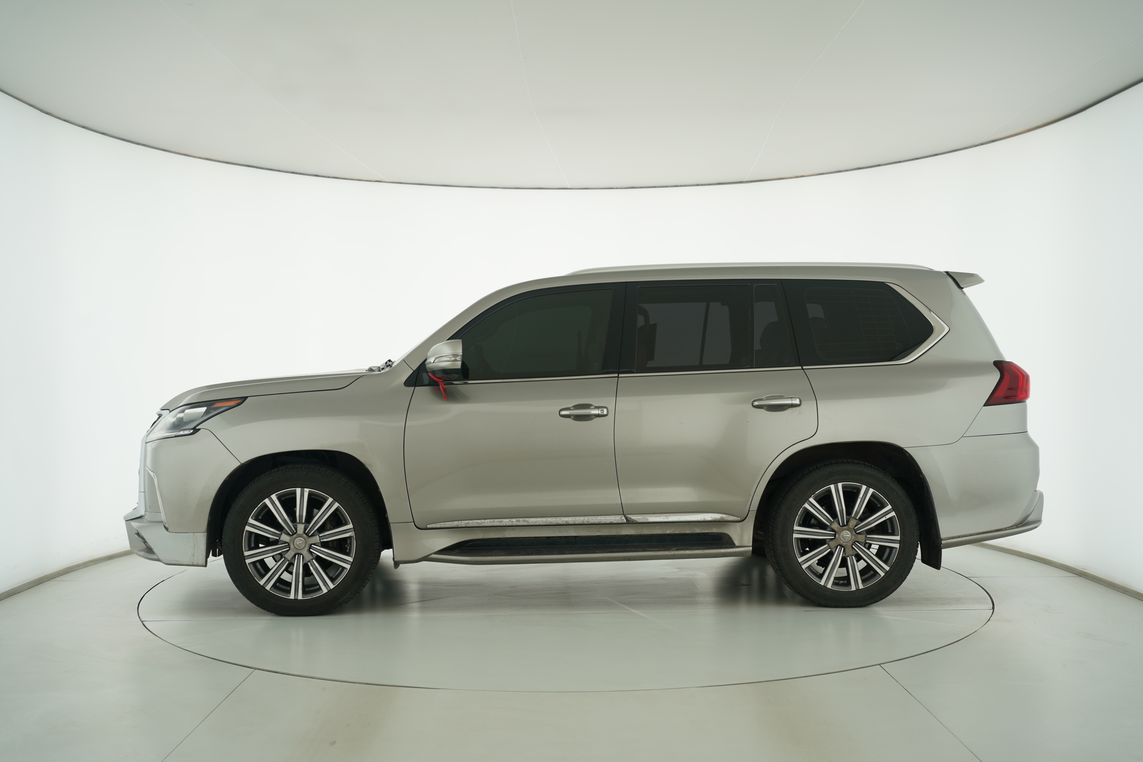 Lexus LX 2017 — фото 7