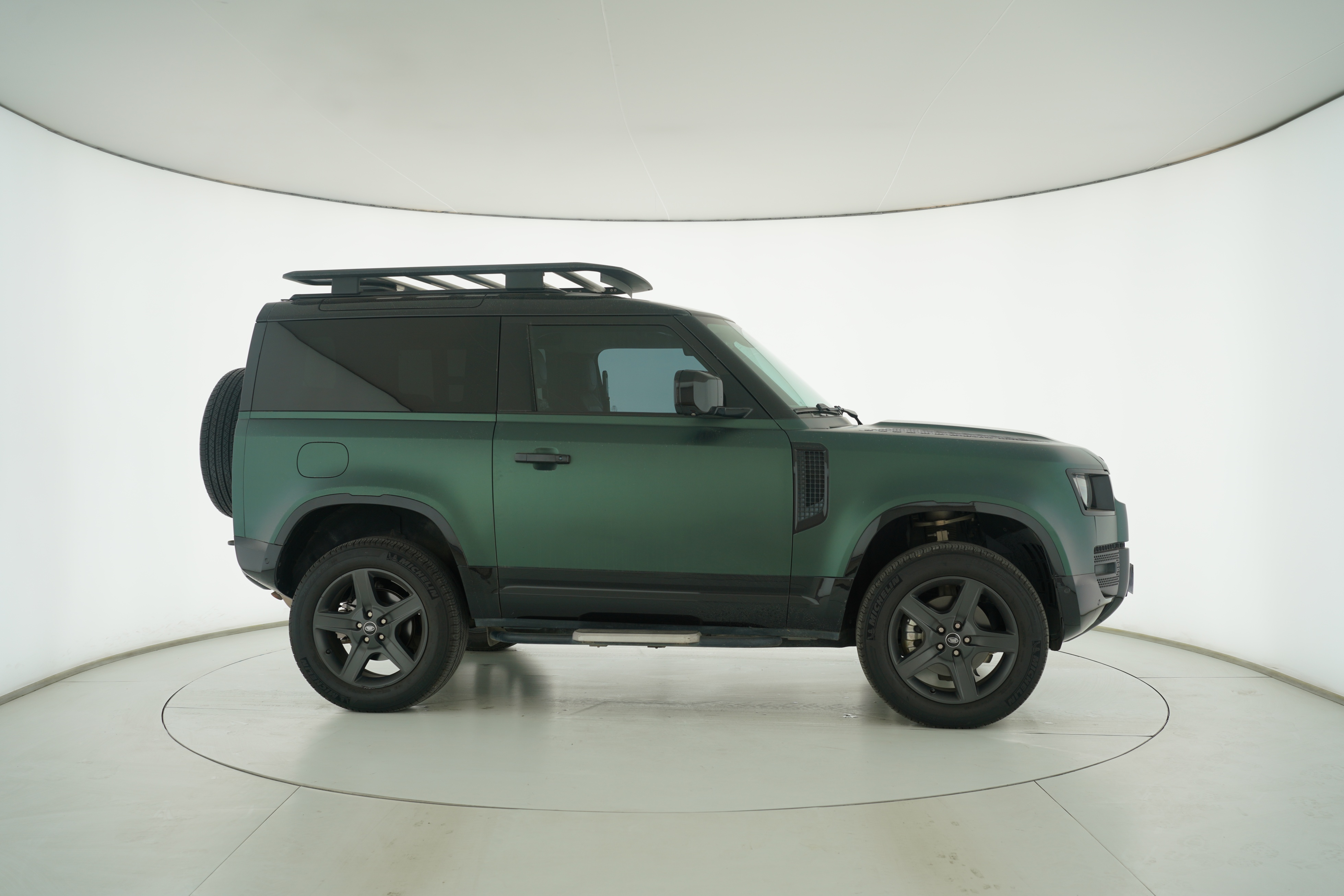 Land Rover Guardian 2022 — фото 8