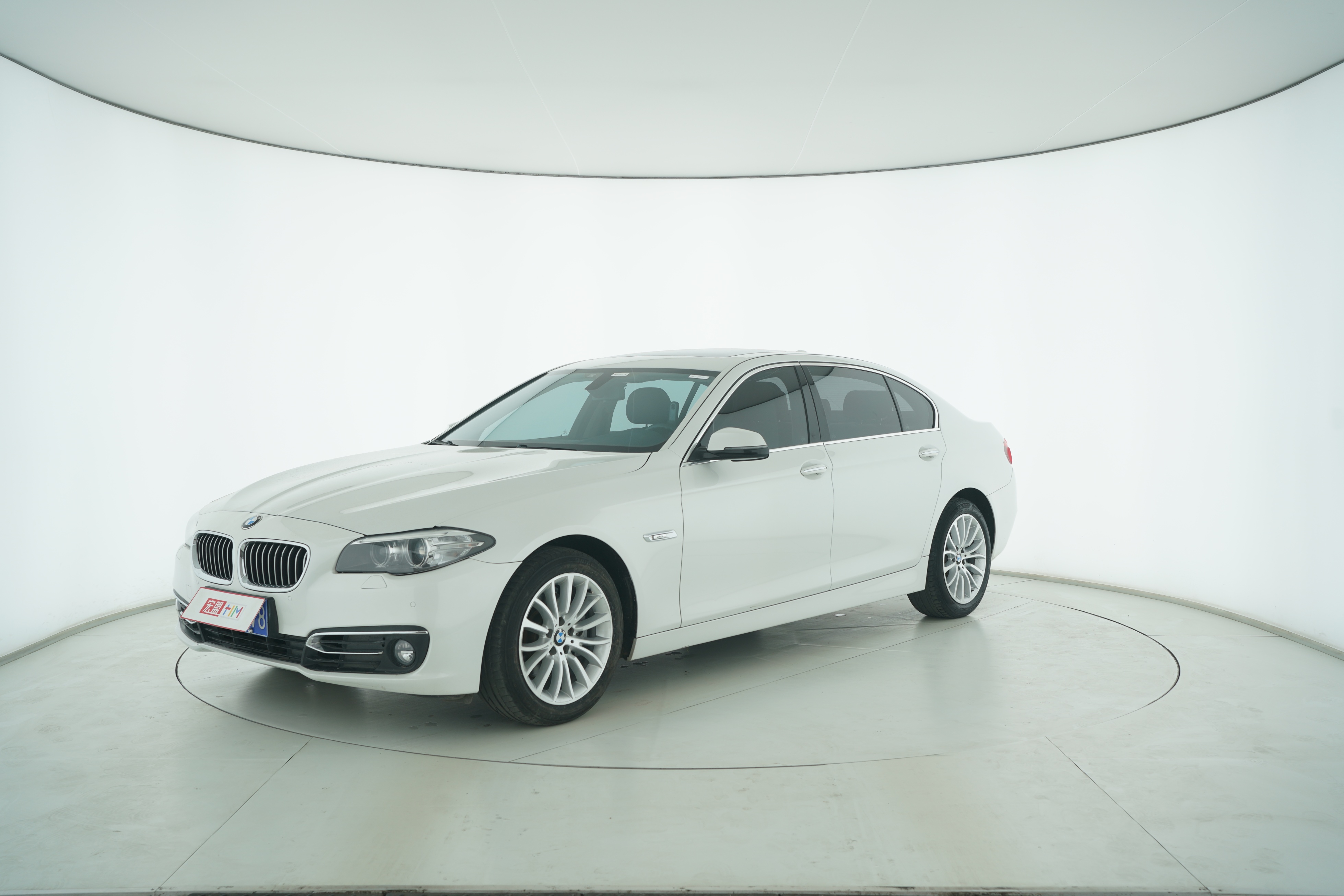 BMW 5 Series 2014 — фото 1