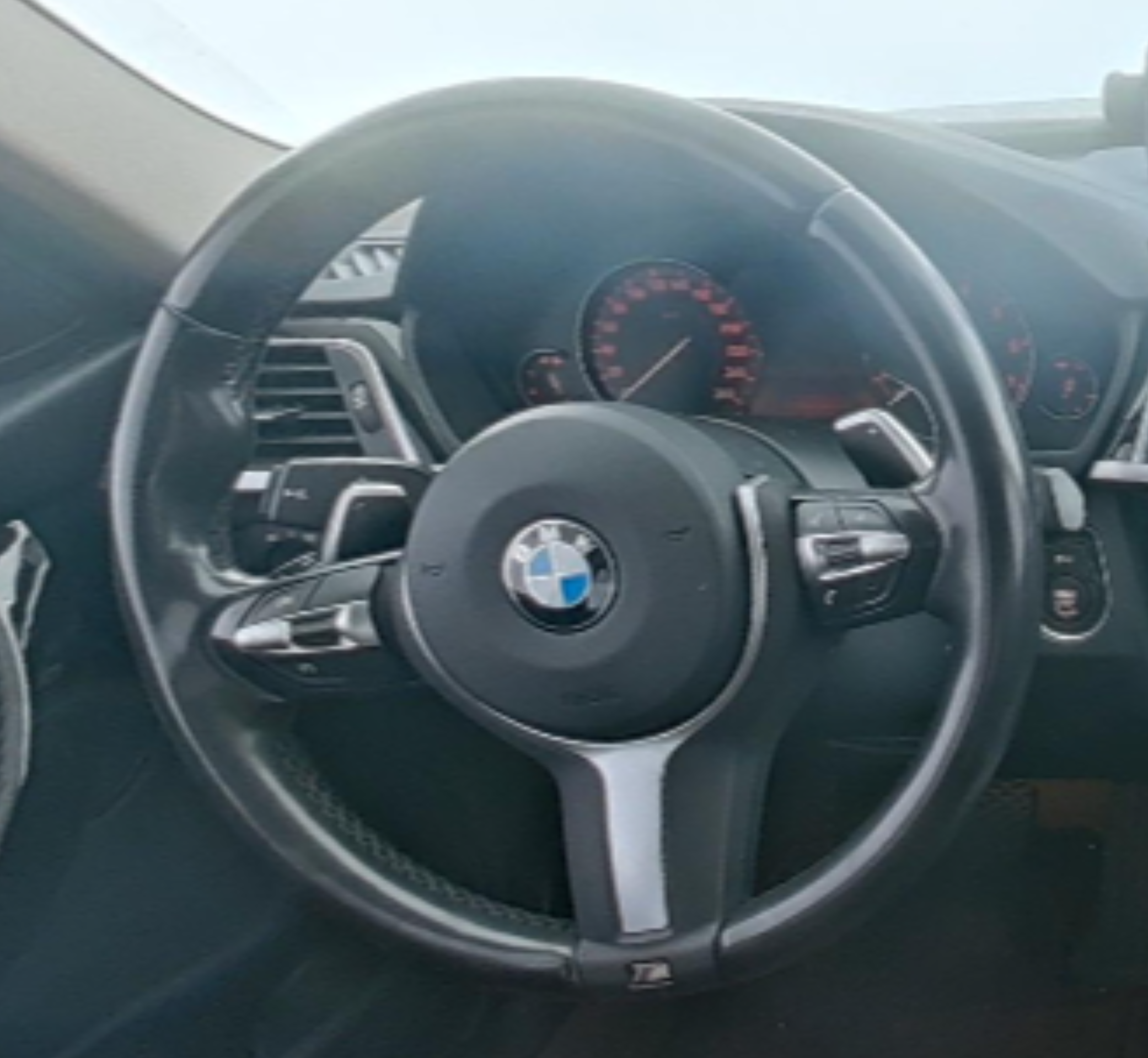BMW 3 Series 2019 — фото 10