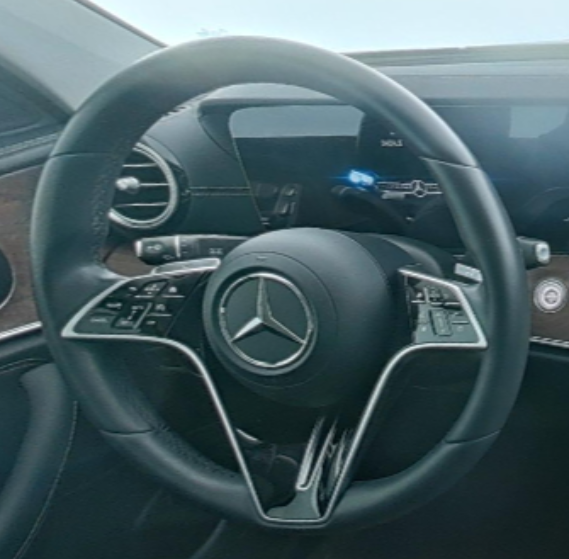 Mercedes Benz E-Class 2022 — фото 10