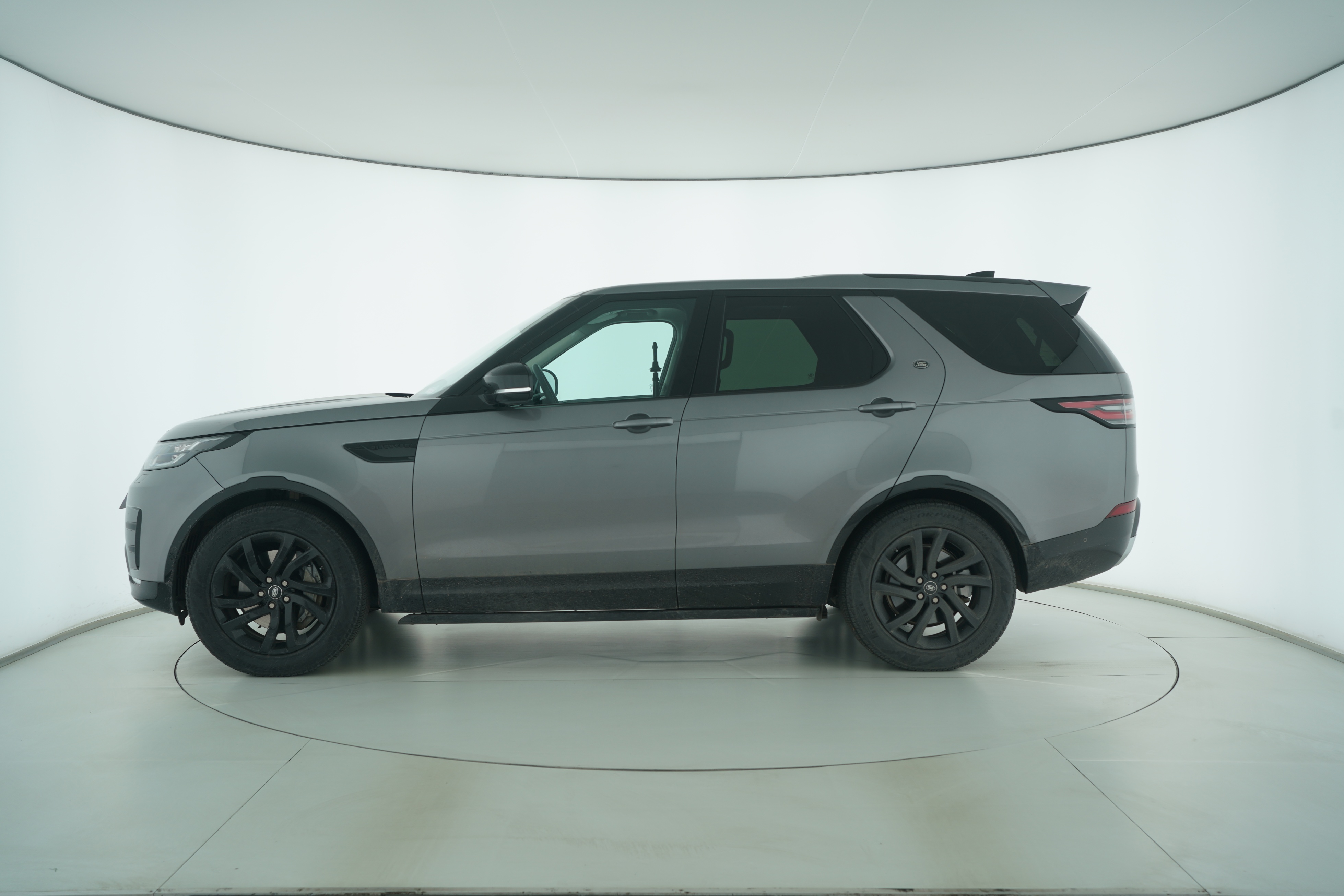 Land Rover Discovery 2020 — фото 7