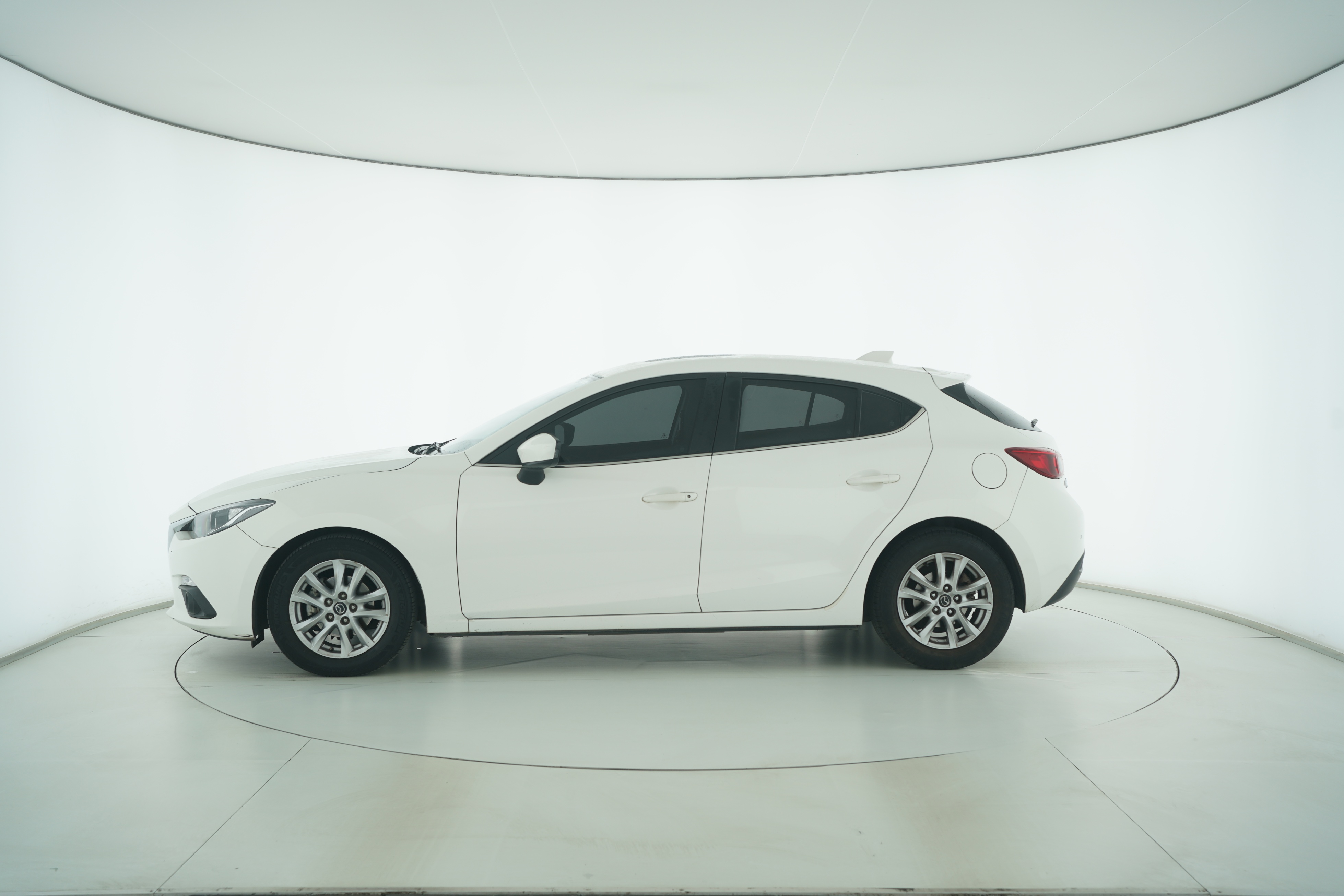 Mazda 3 Axela 2016 — фото 7