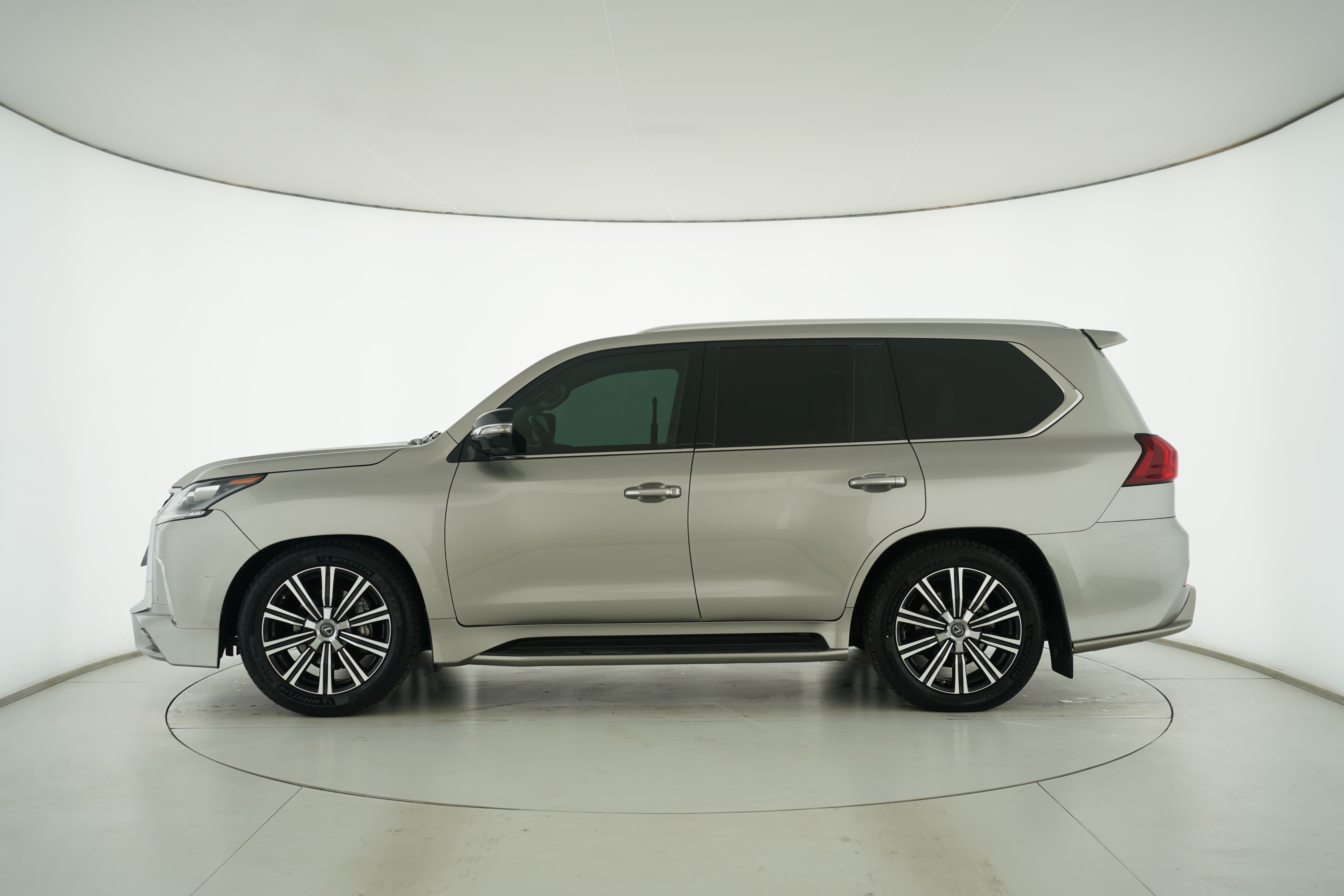 Lexus LX 2019 — фото 7