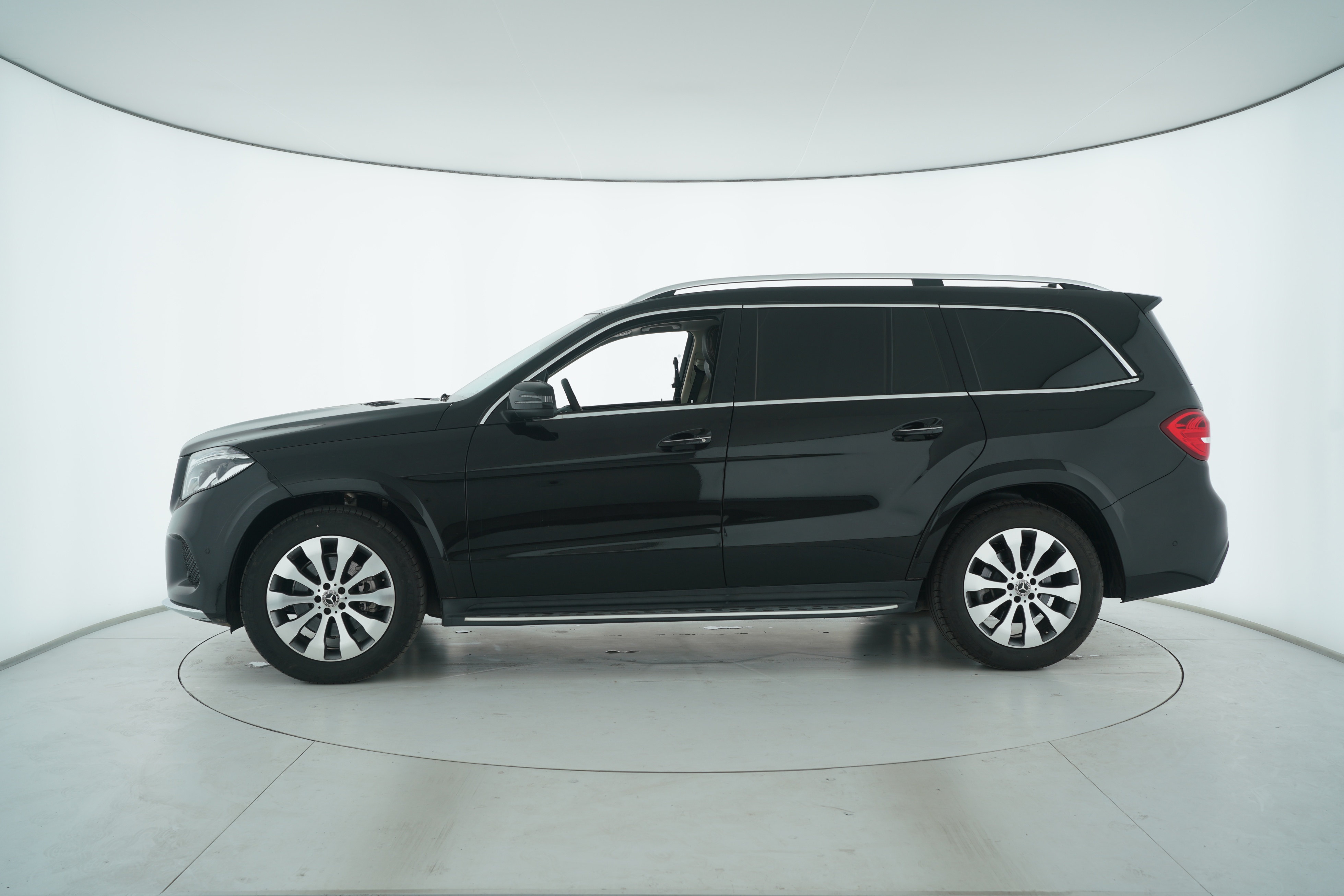 Mercedes Benz GLS 2018 — фото 7