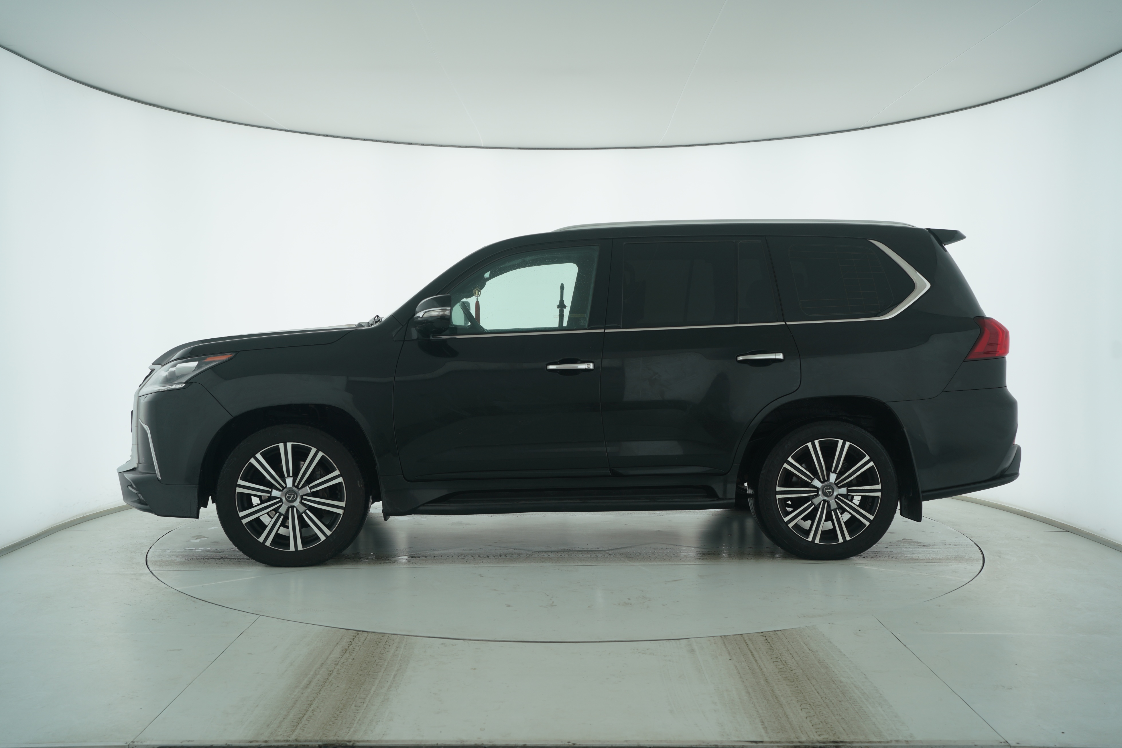Lexus LX 2017 — фото 7