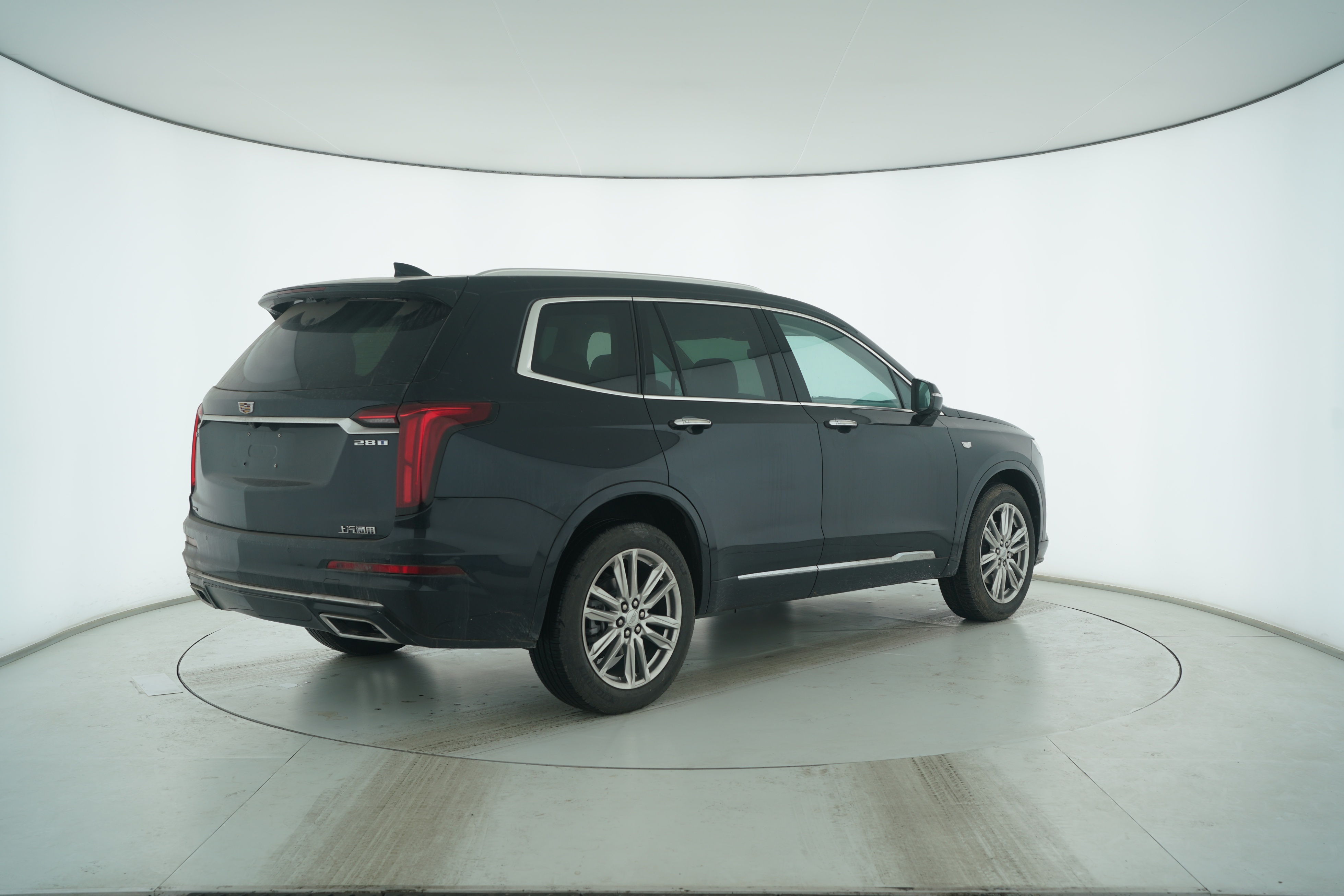Cadillac XT6 2023 — фото 4