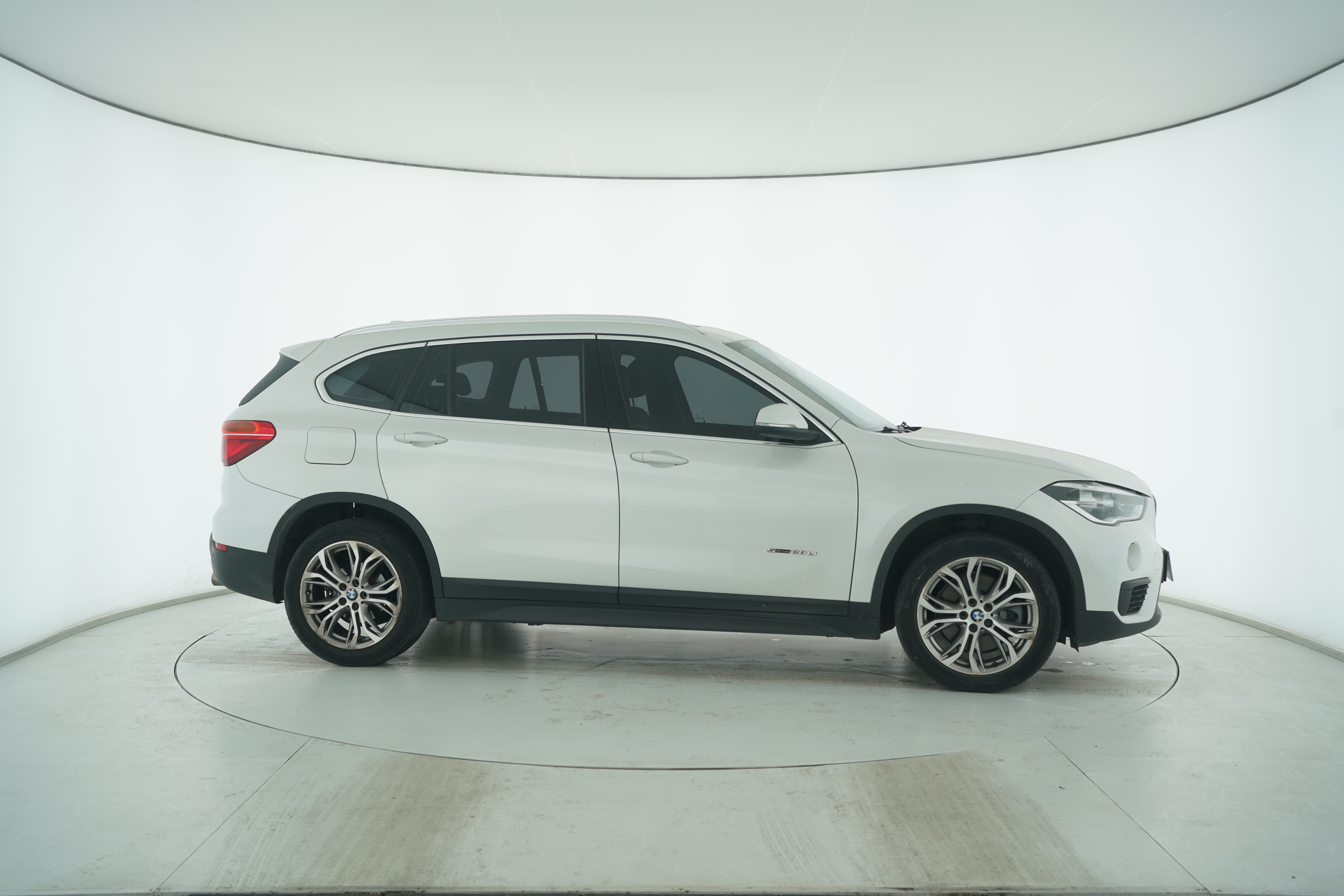 BMW X1 2018 — фото 8