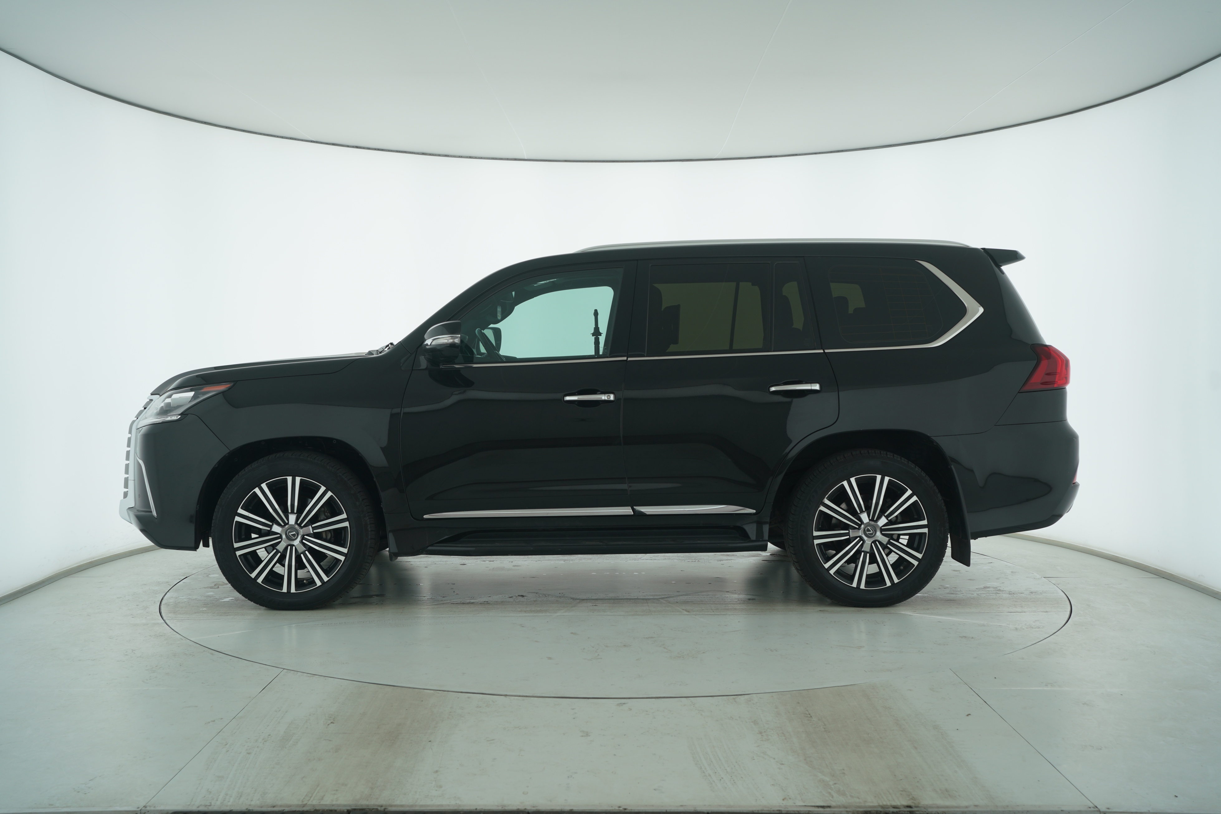 Lexus LX 2019 — фото 7