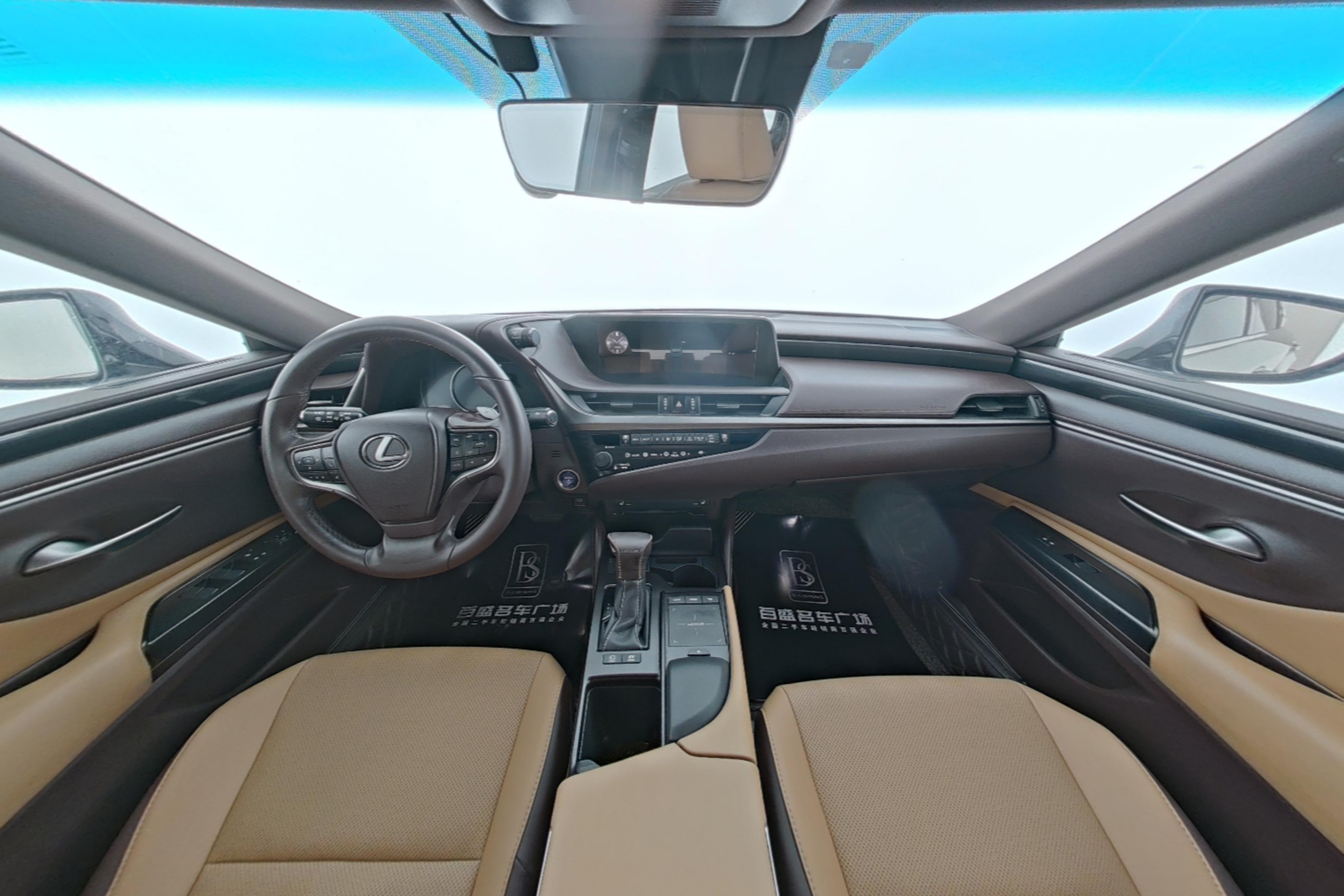 Lexus ES 2018 — фото 9