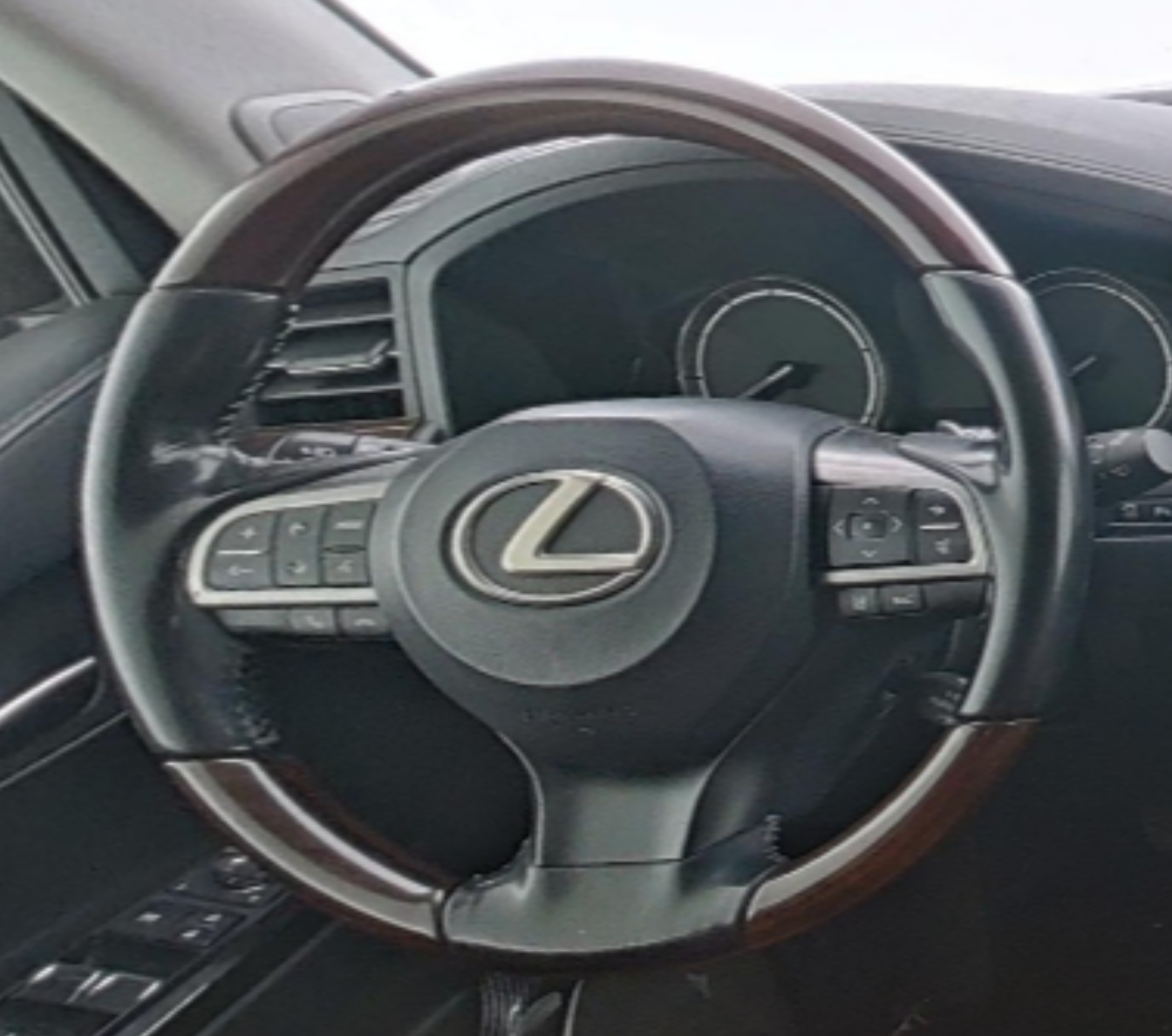 Lexus LX 2017 — фото 10