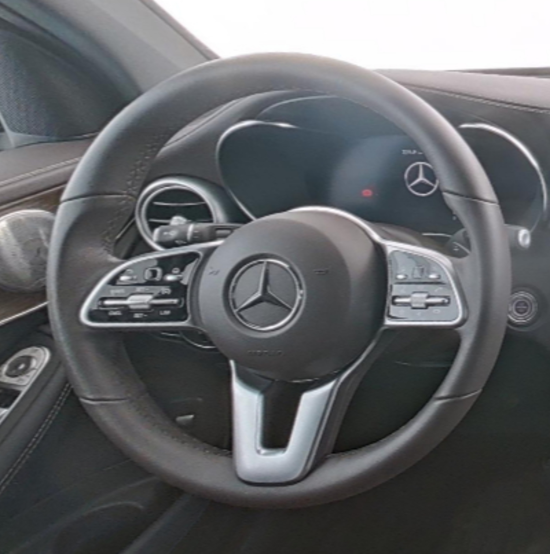 Mercedes Benz GLC 2022 — фото 10