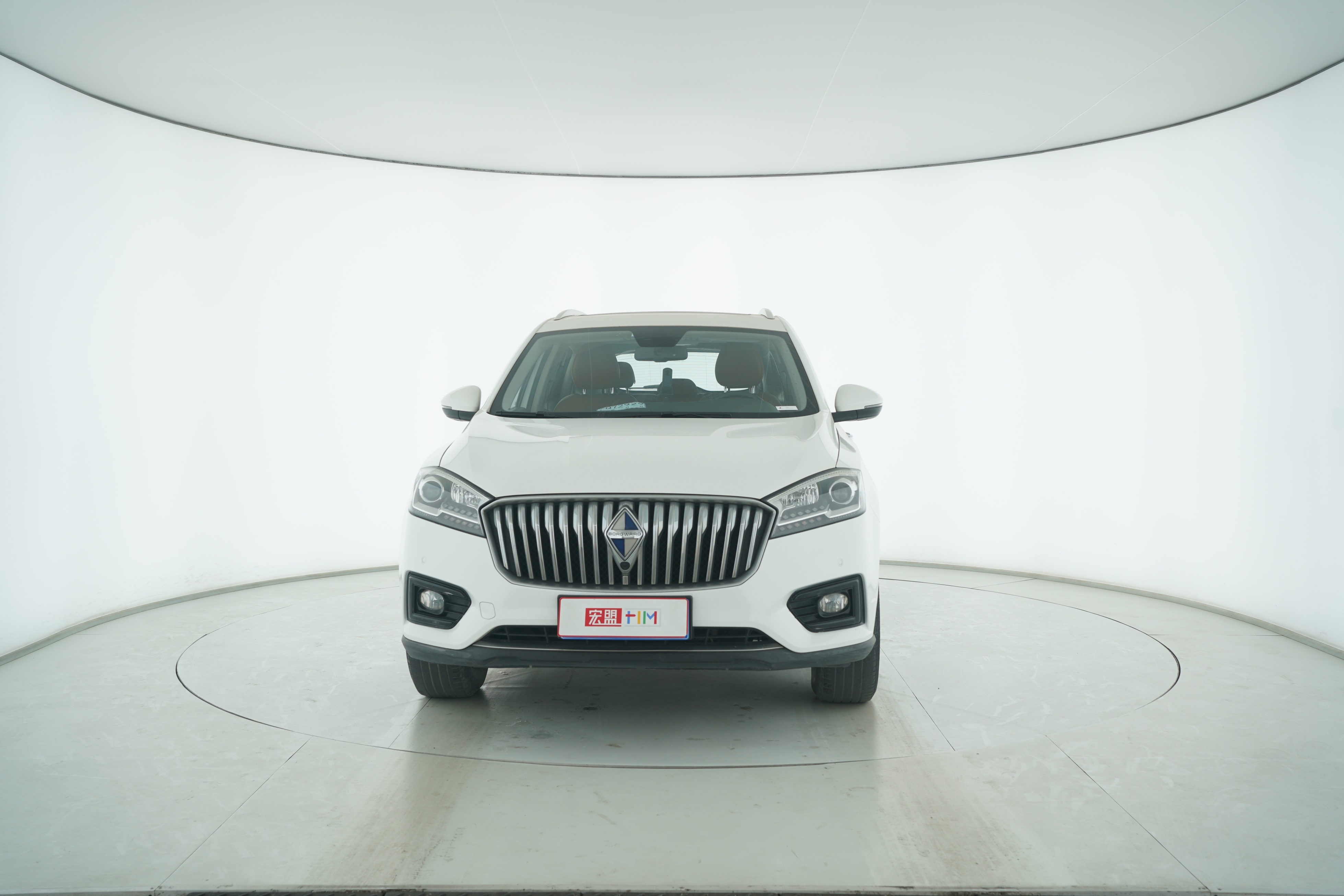 BORGWARD BX7 2016 — фото 5