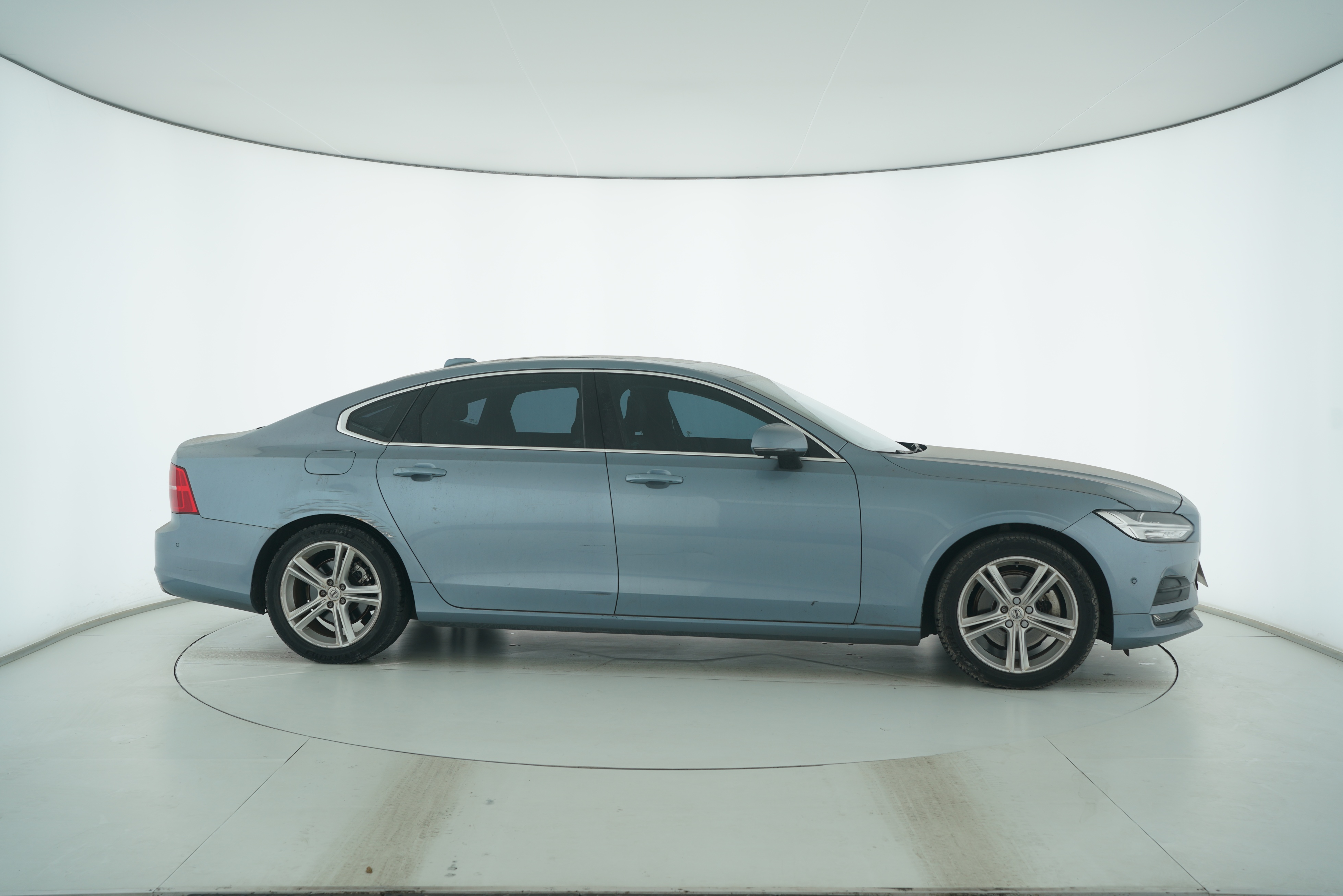 VOLVO S90 2017 — фото 8