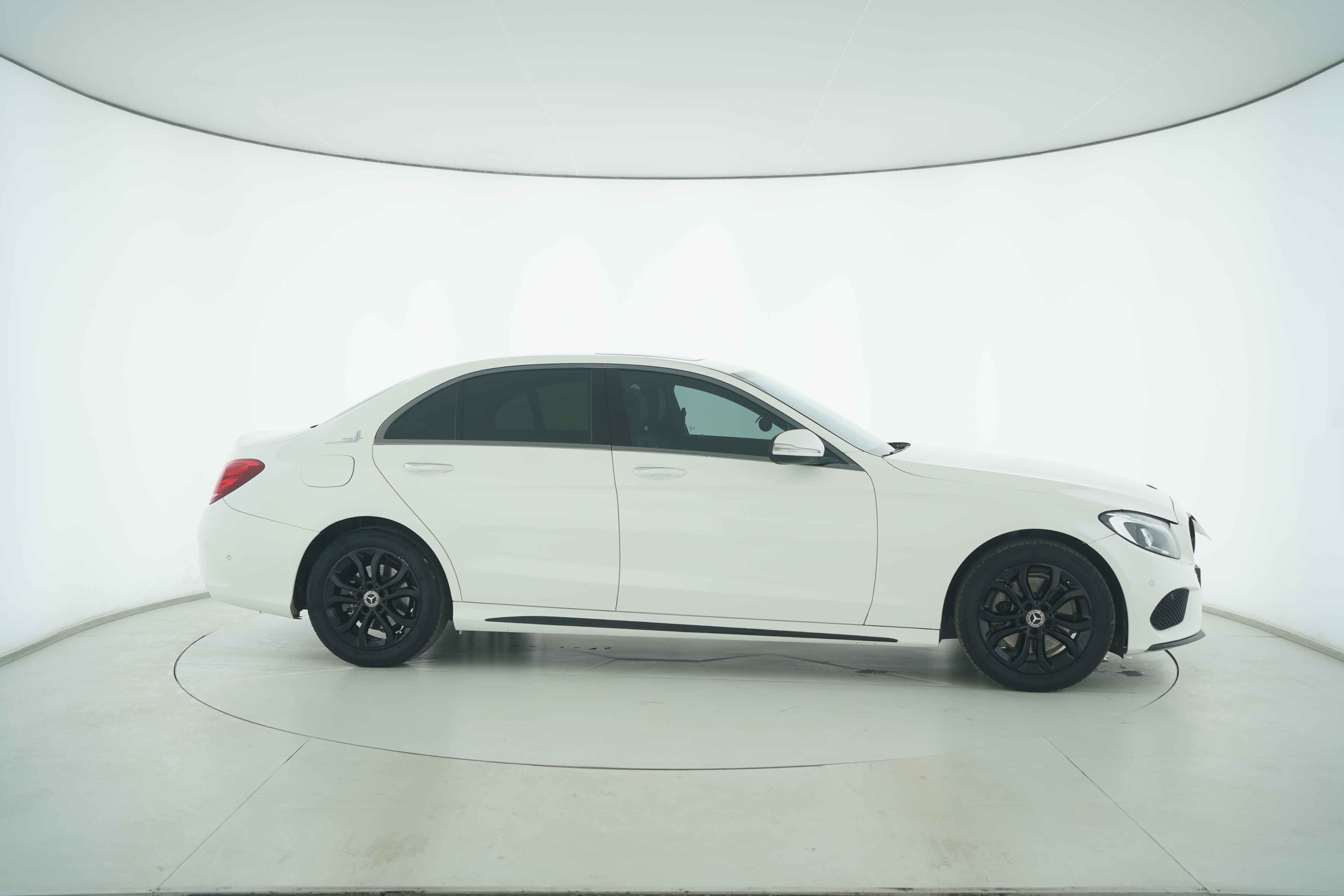 Mercedes Benz C-Class 2018 — фото 8
