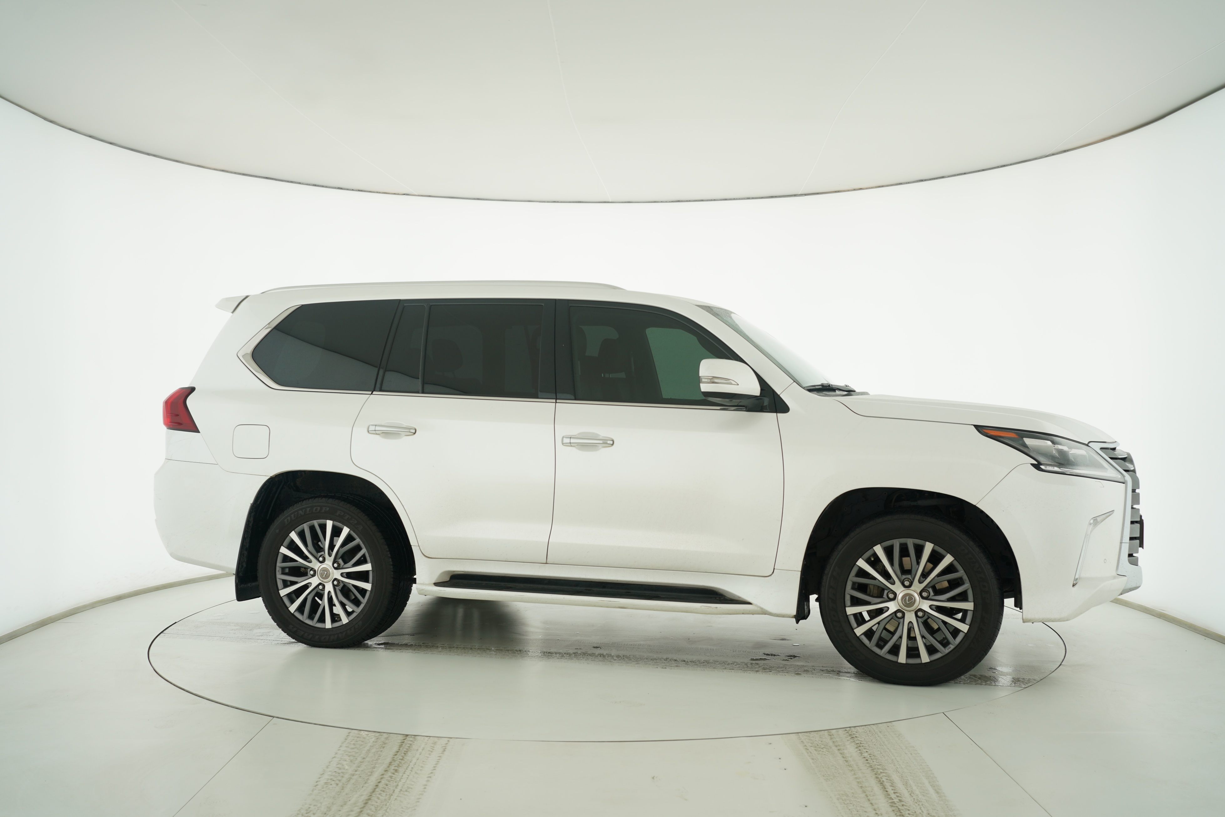 Lexus LX 2019 — фото 8