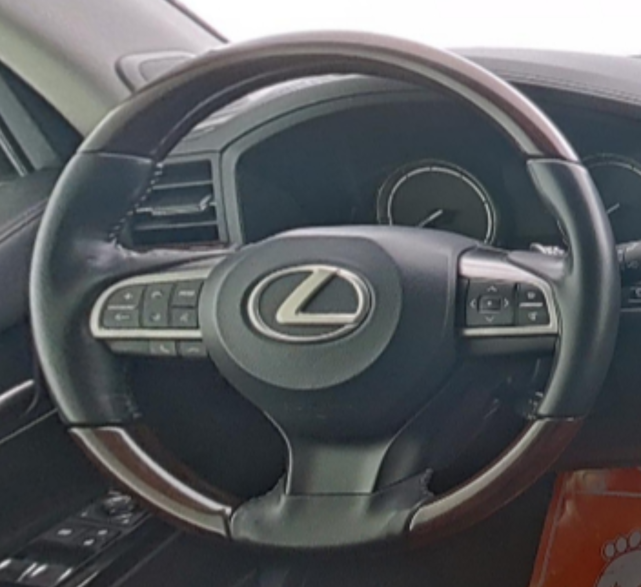 Lexus LX 2019 — фото 10
