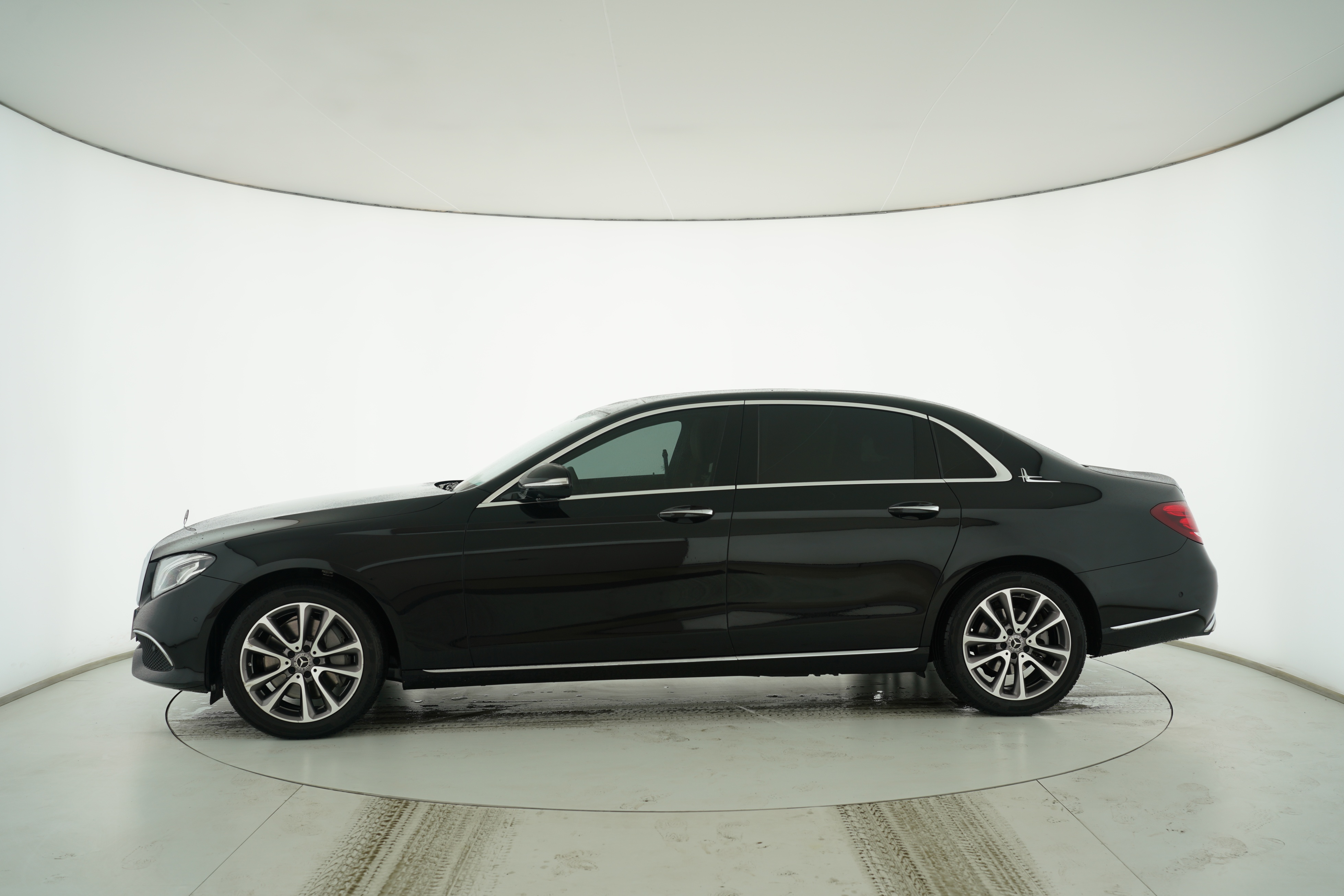 Mercedes Benz E-Class 2019 — фото 7