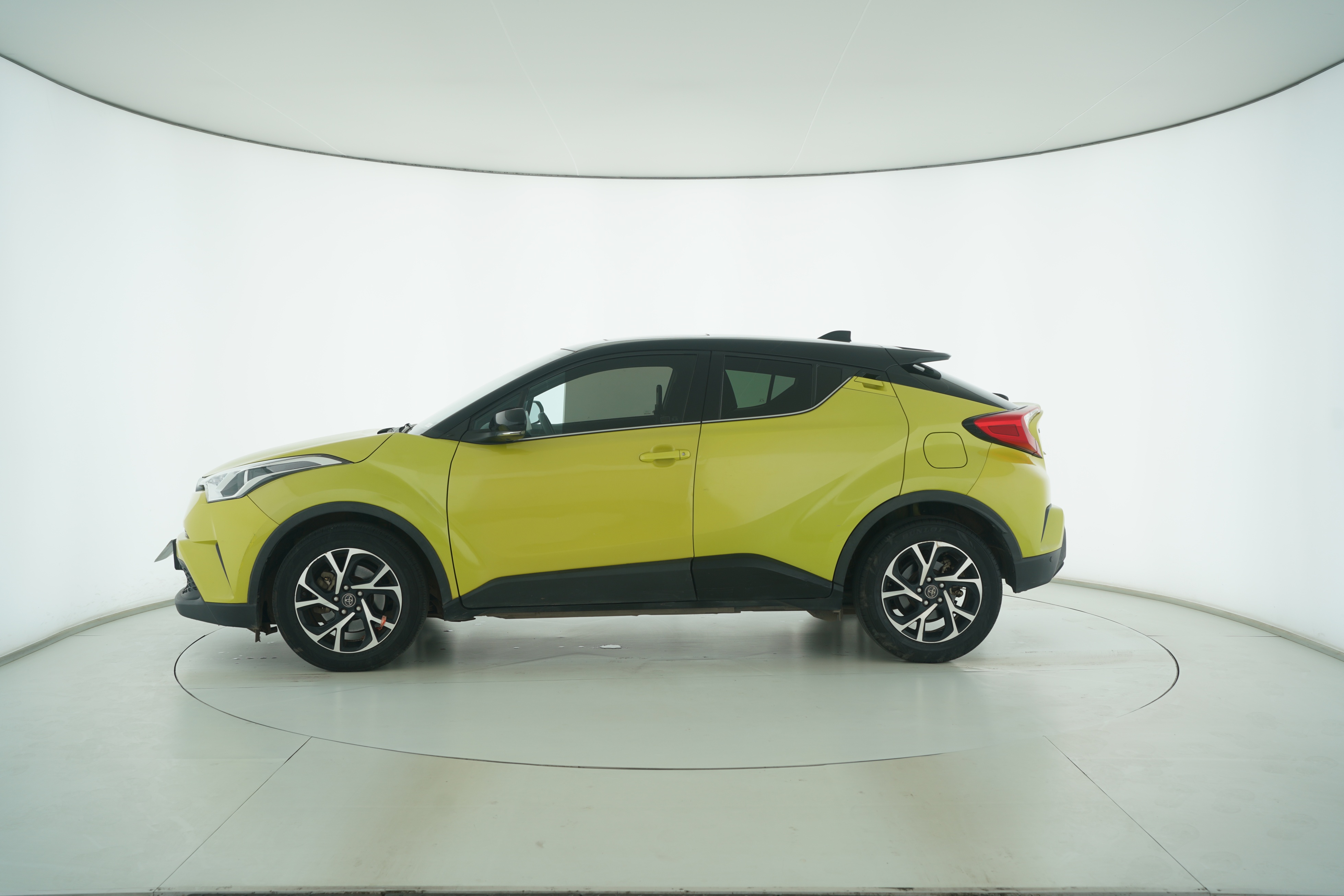 Toyota C-HR 2018 — фото 7