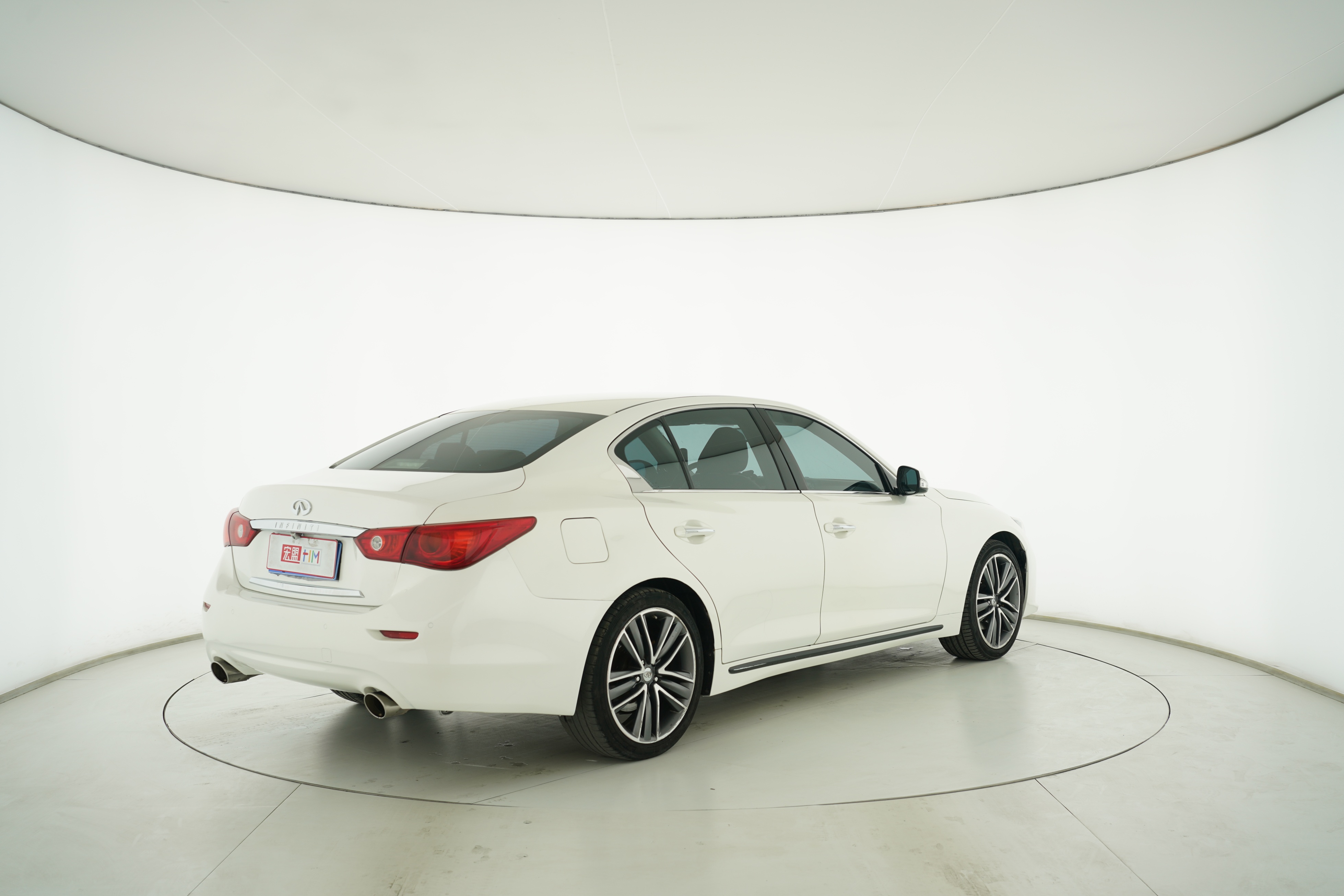 Infiniti Q50L 2015 — фото 4