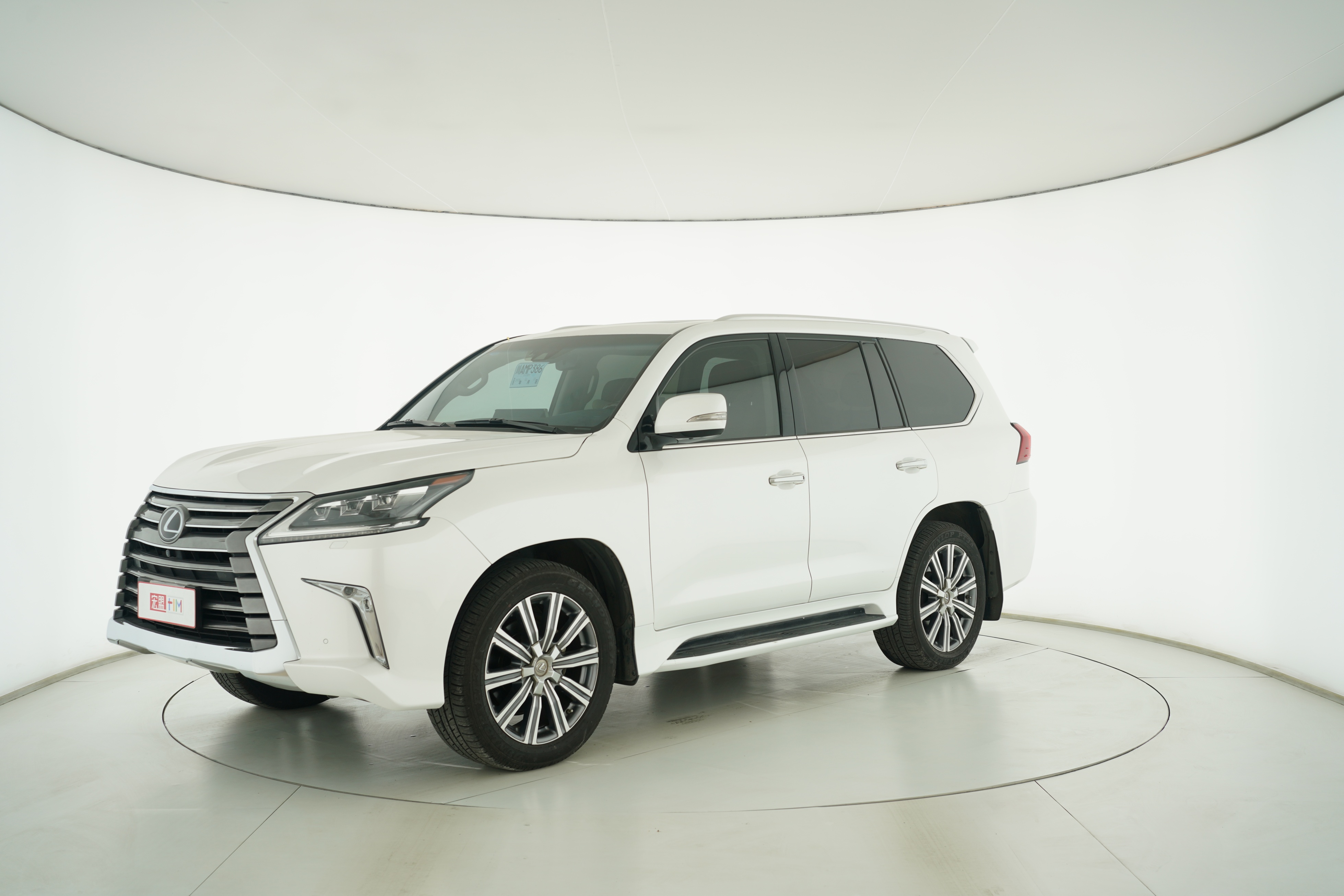 Lexus LX 2017 — фото 1