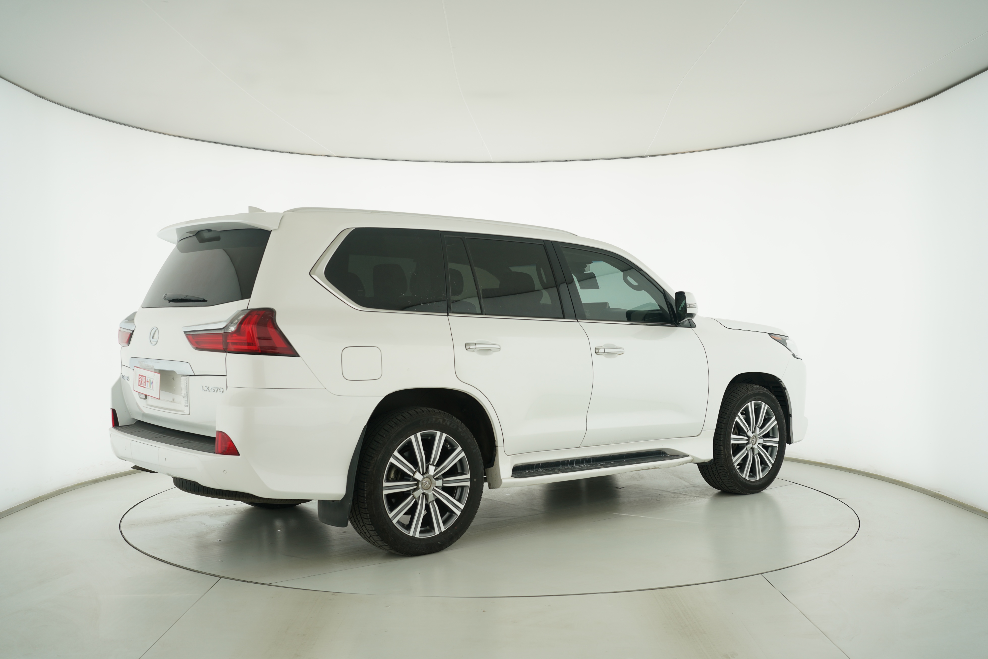 Lexus LX 2017 — фото 4
