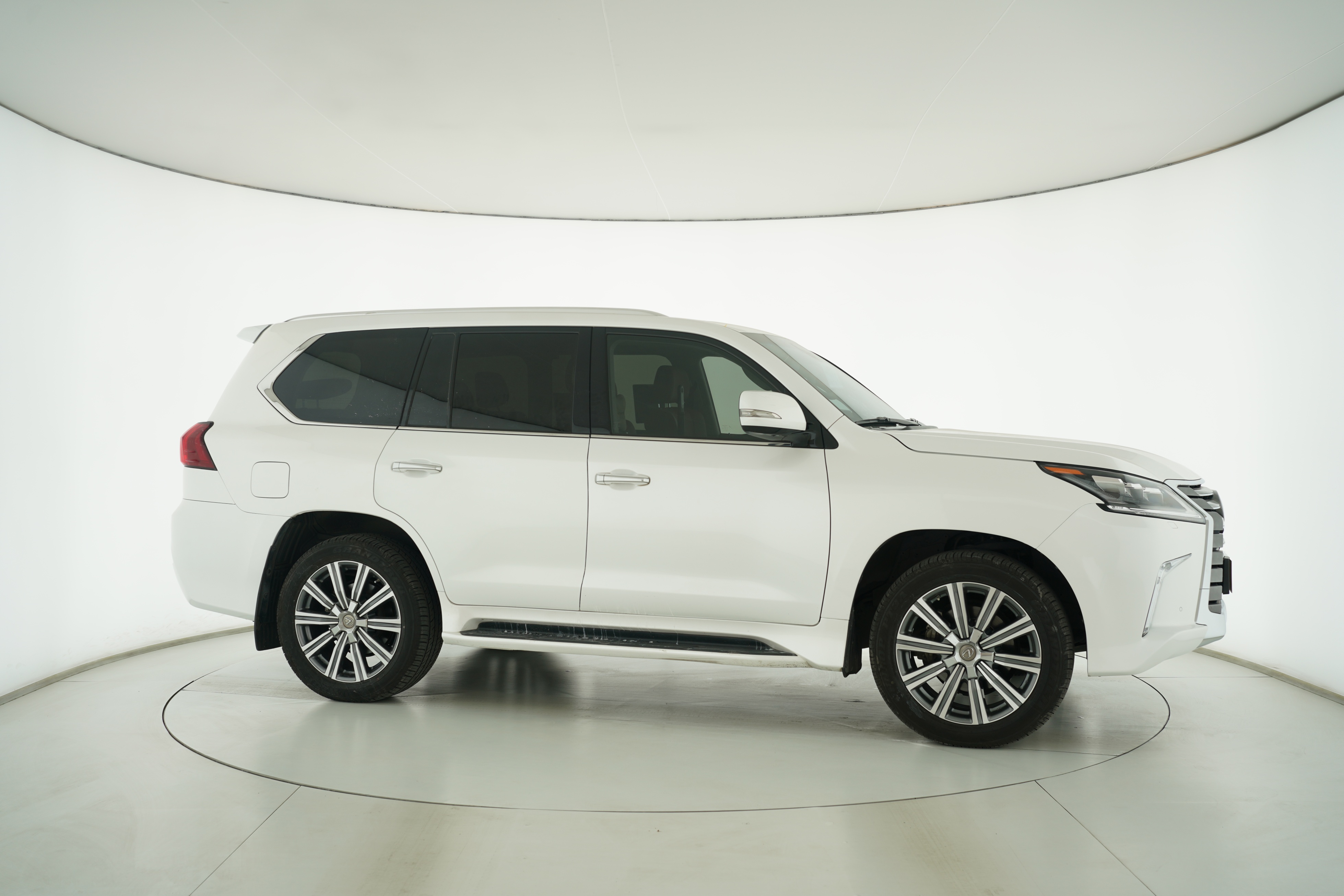 Lexus LX 2017 — фото 8