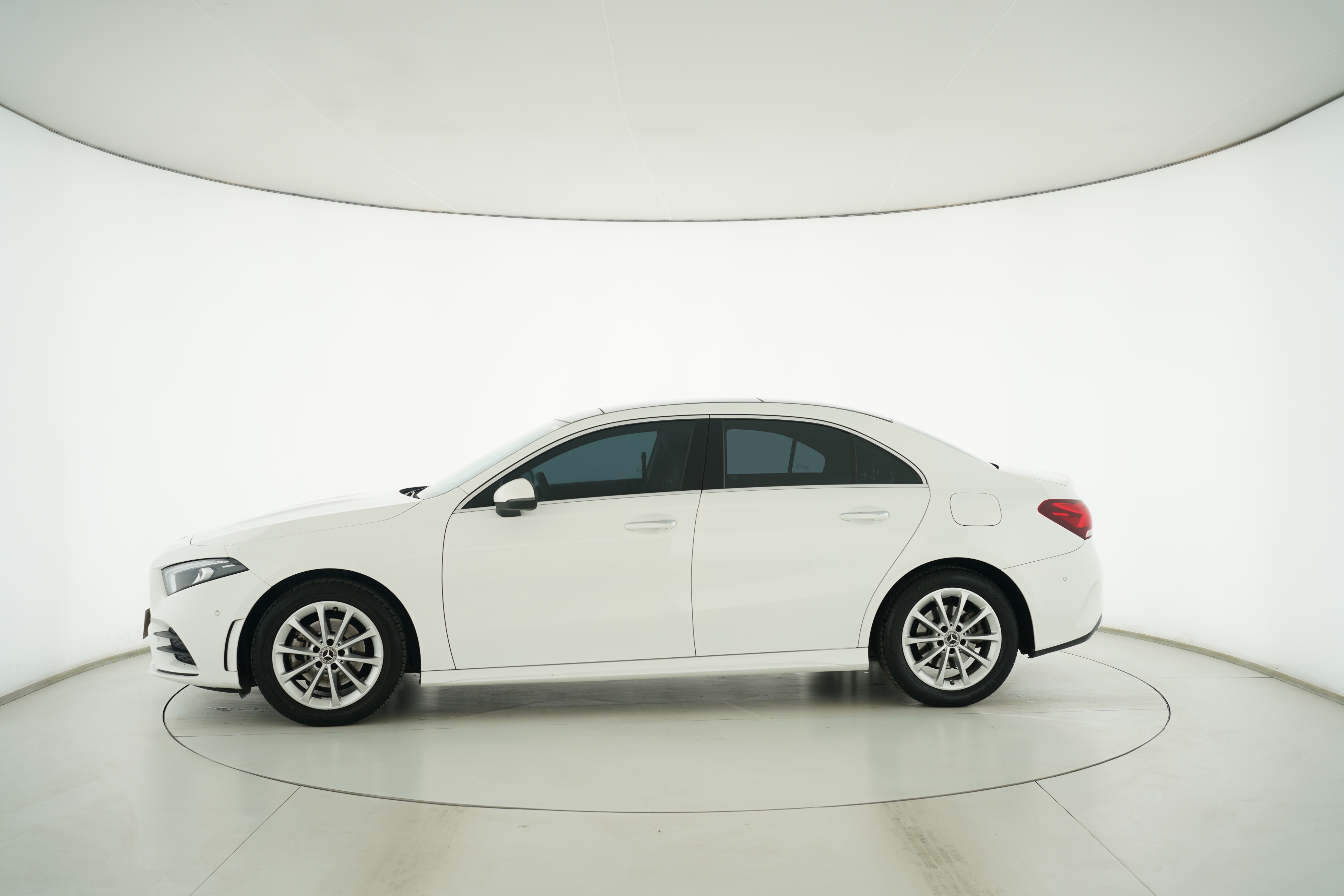 Mercedes Benz A-Class 2022 — фото 7