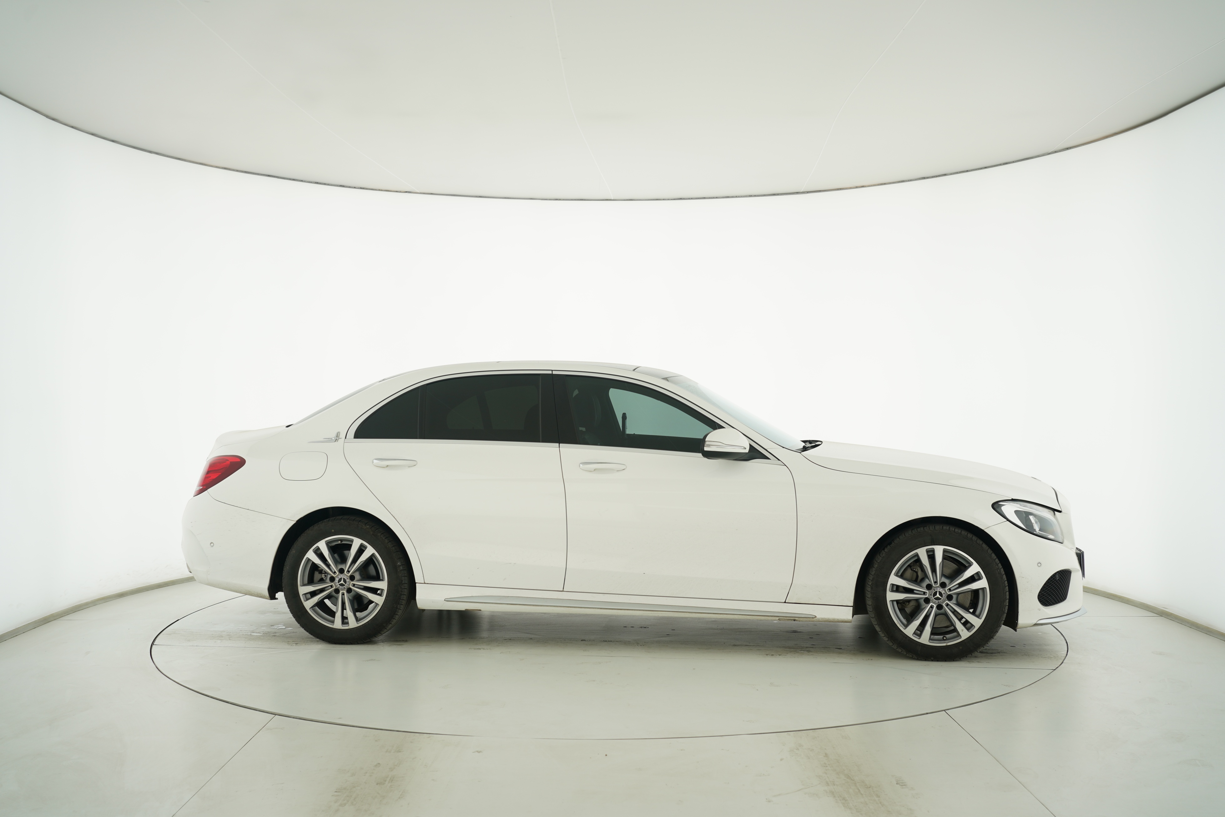 Mercedes Benz C-Class 2018 — фото 8