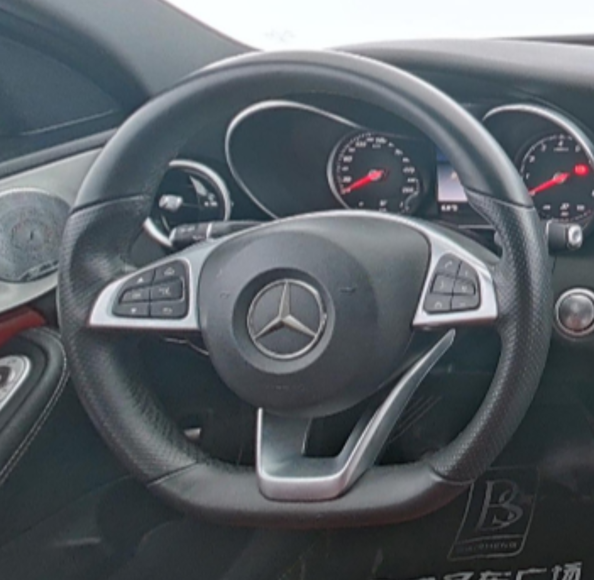 Mercedes Benz C-Class 2018 — фото 10