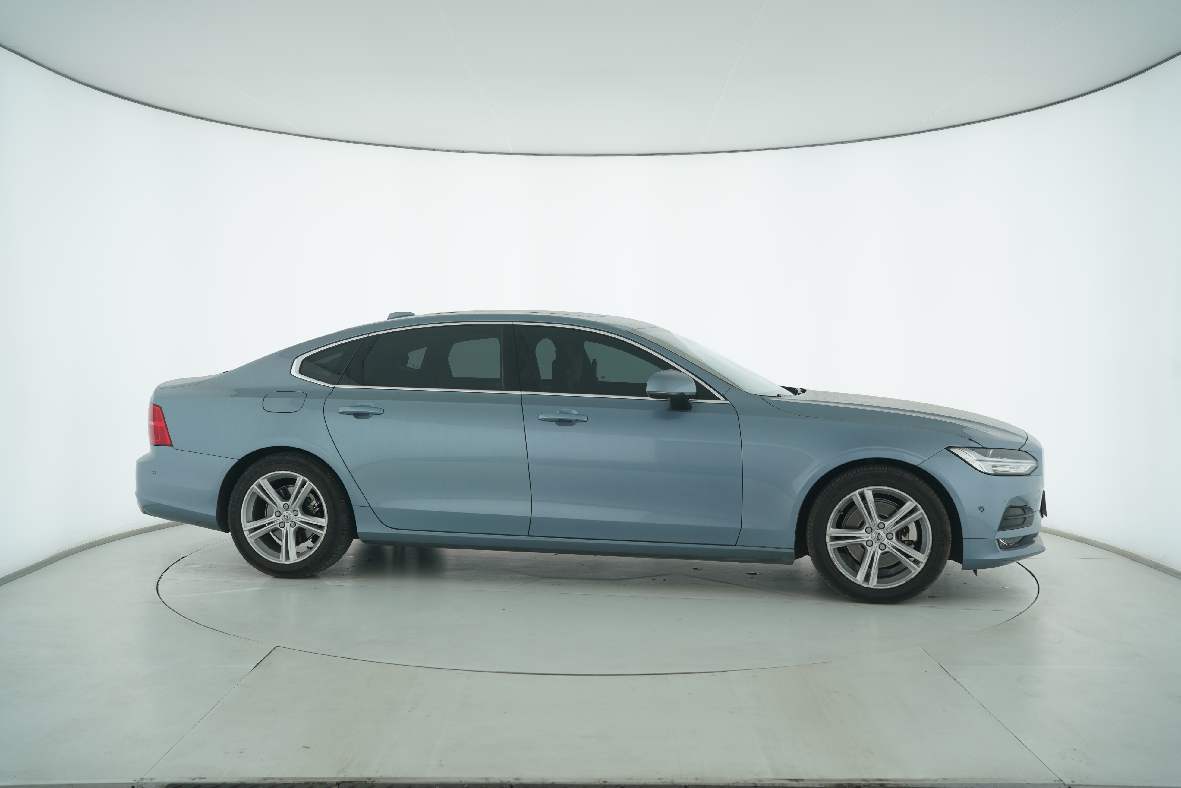 VOLVO S90 2017 — фото 8