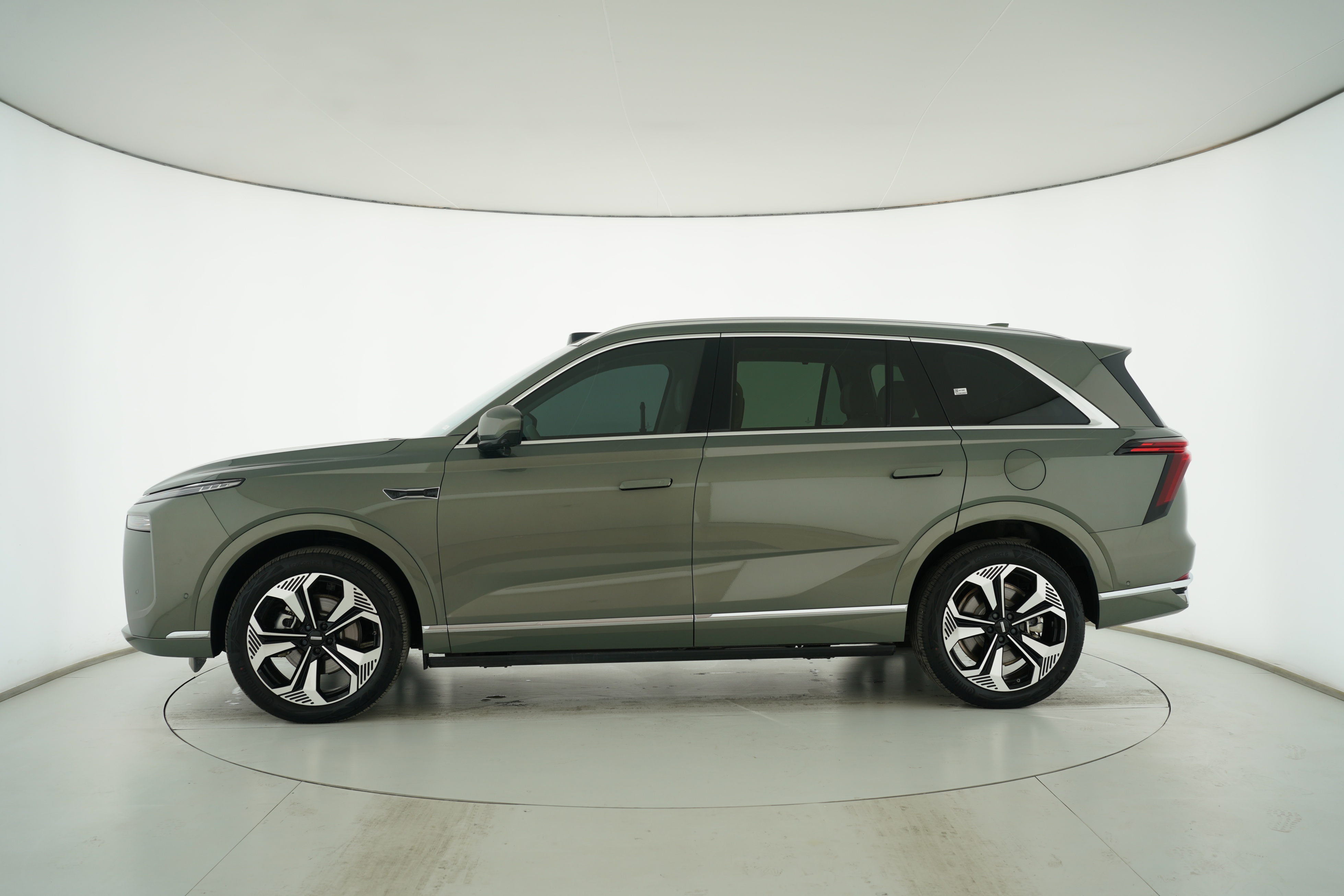 Wei brand Blue Mountain PHEV 2025 — фото 7