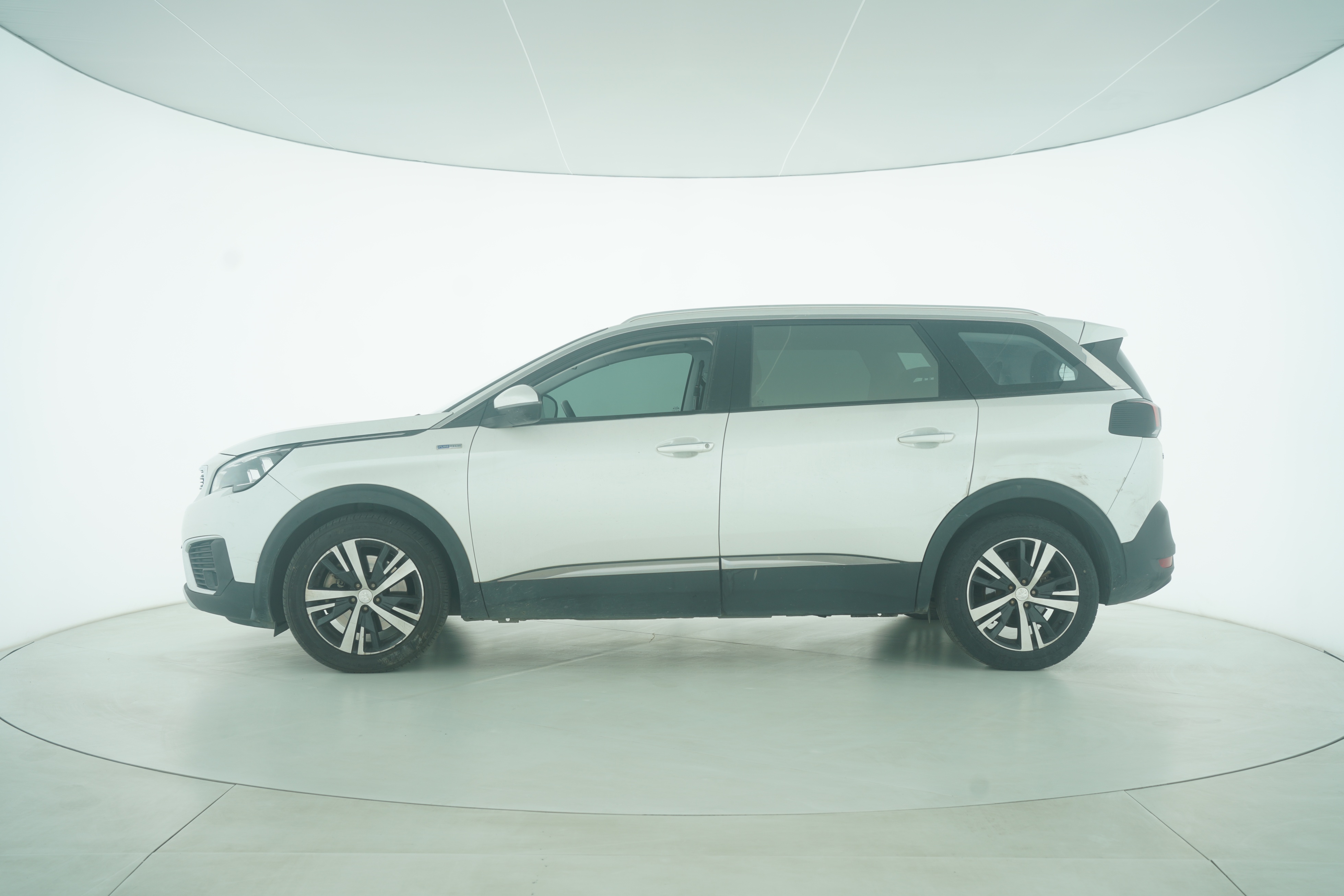Peugeot 5008 2017 — фото 7