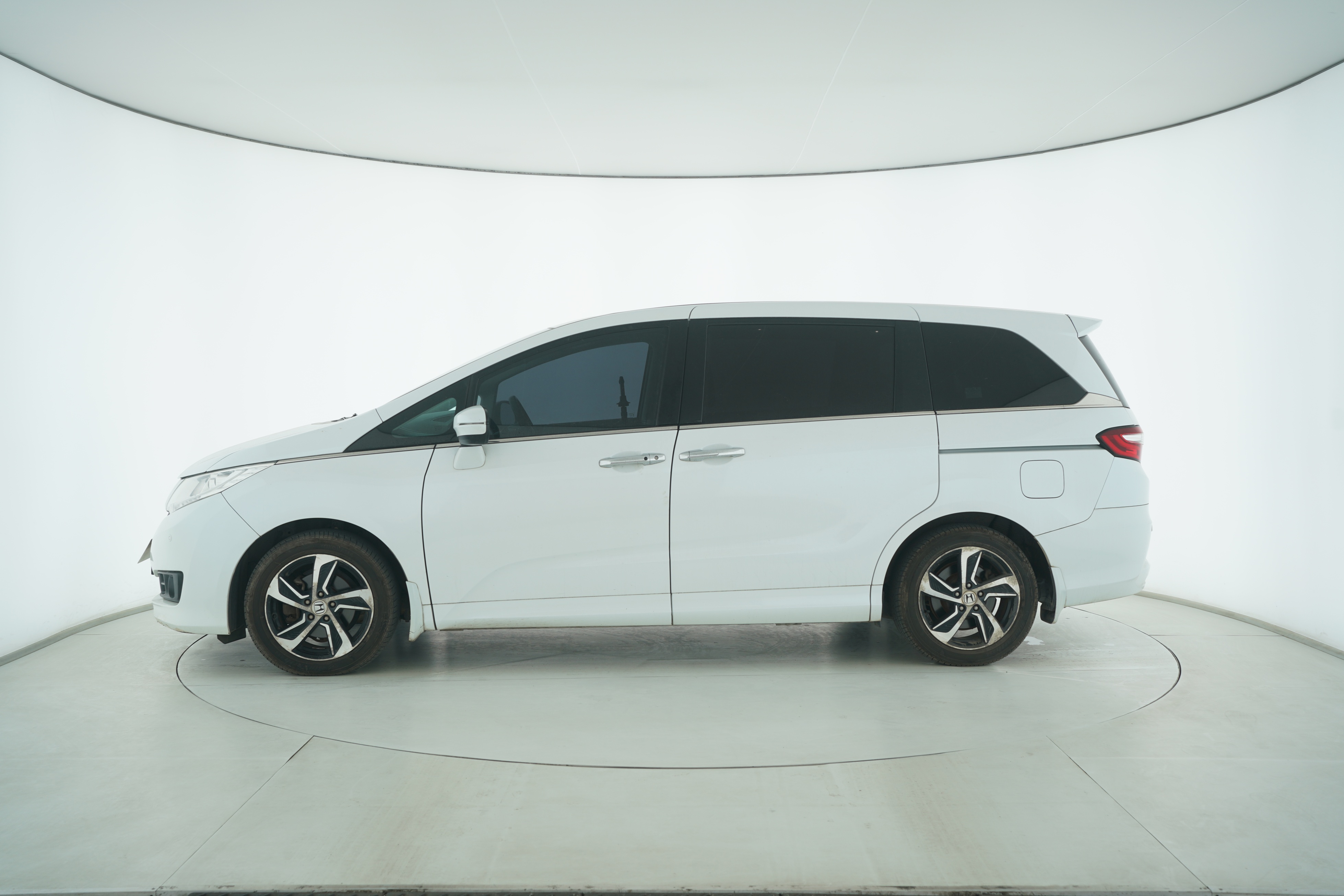 Honda Odyssey 2017 — фото 7