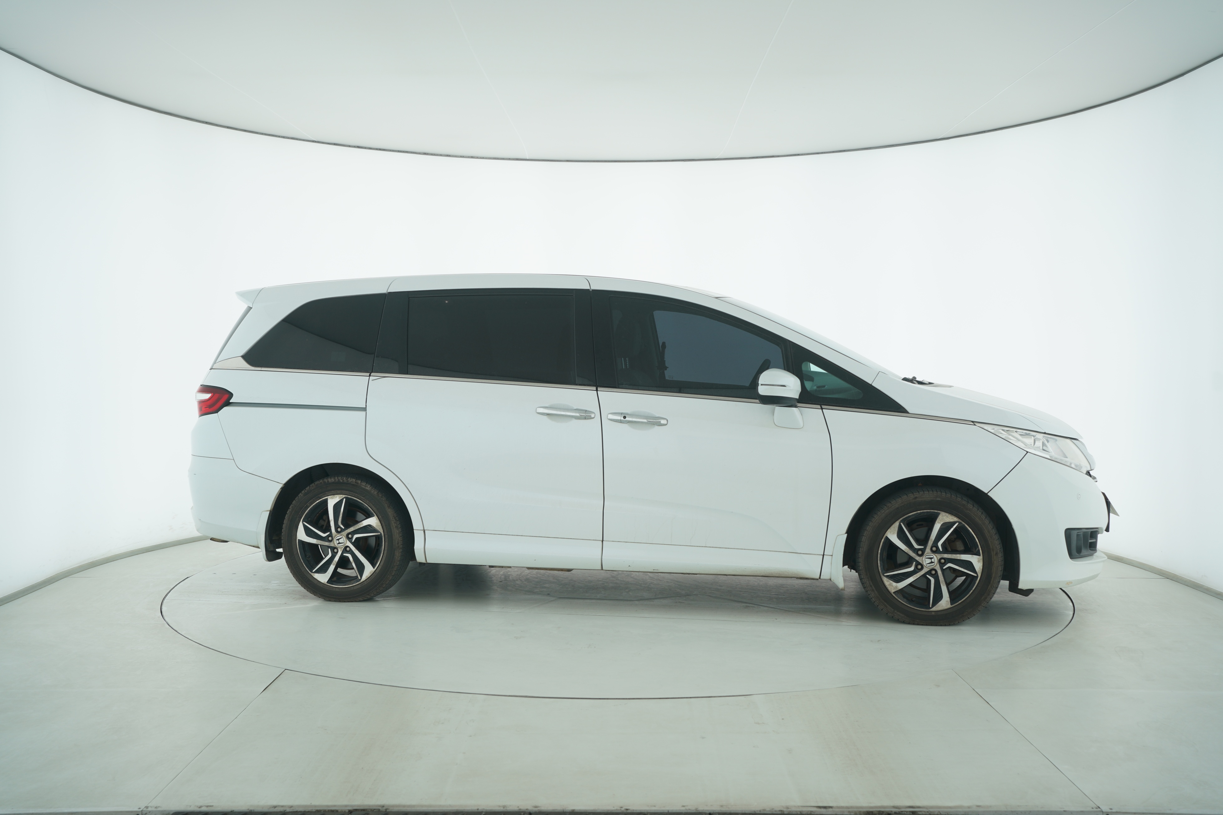 Honda Odyssey 2017 — фото 8