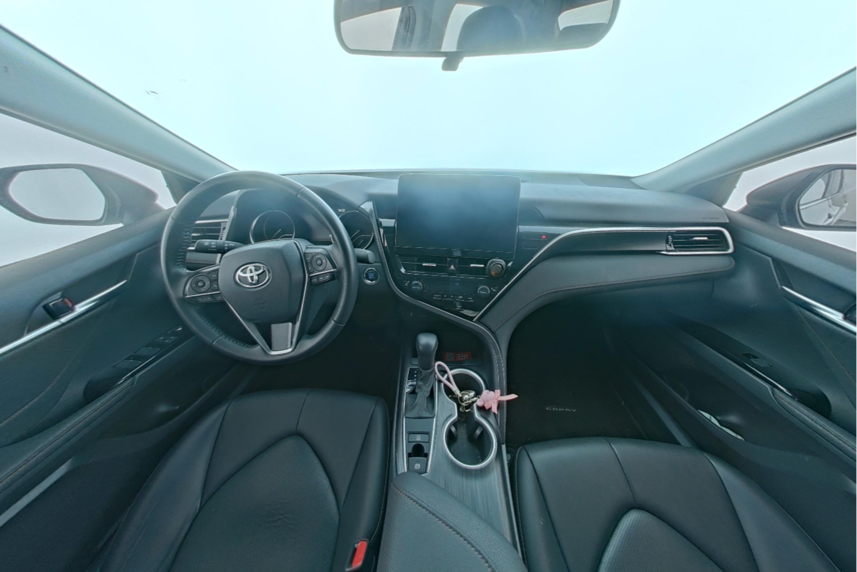 Toyota Camry 2022 — фото 9