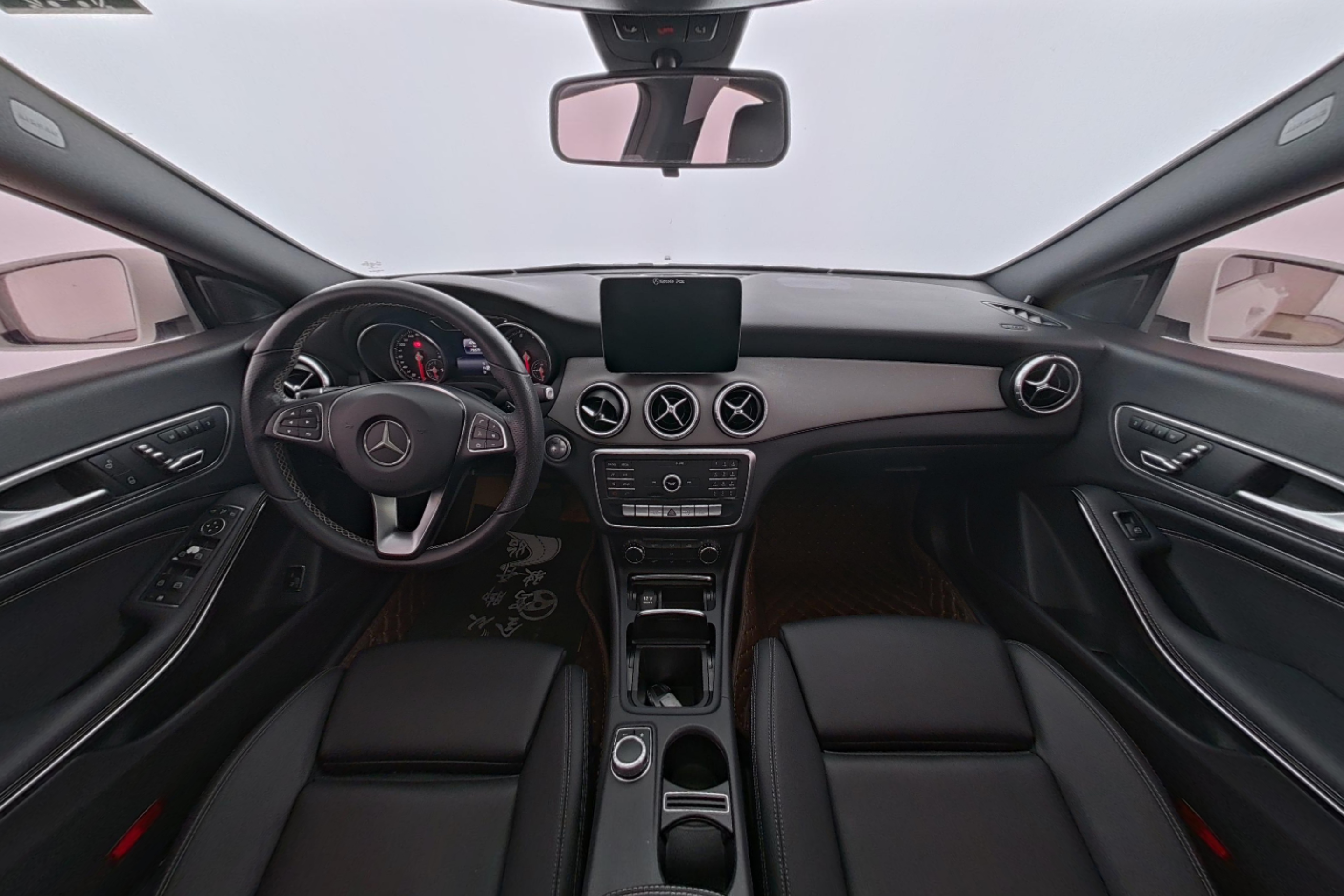 Mercedes Benz GLA-Class 2018 — фото 9