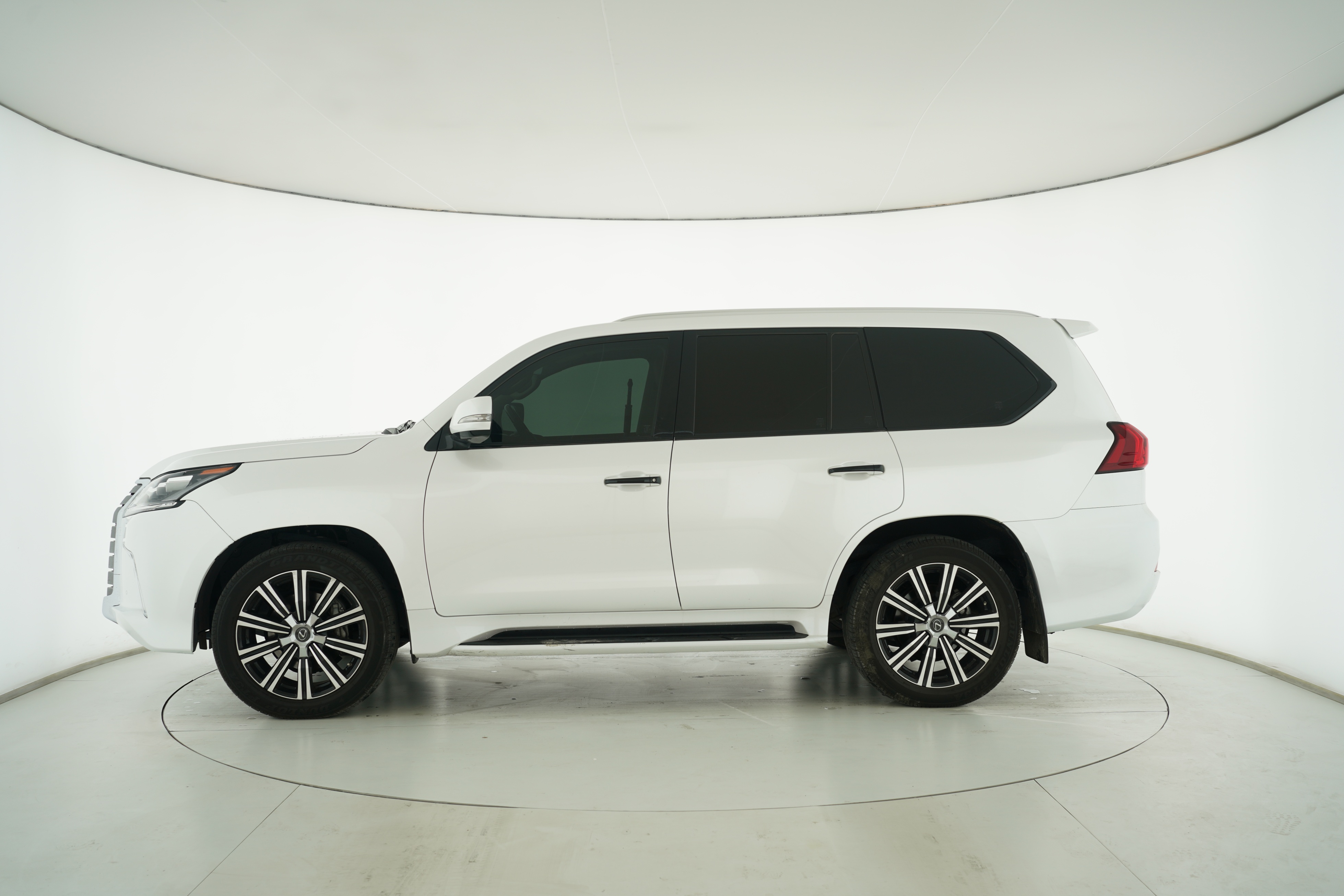 Lexus LX 2019 — фото 7