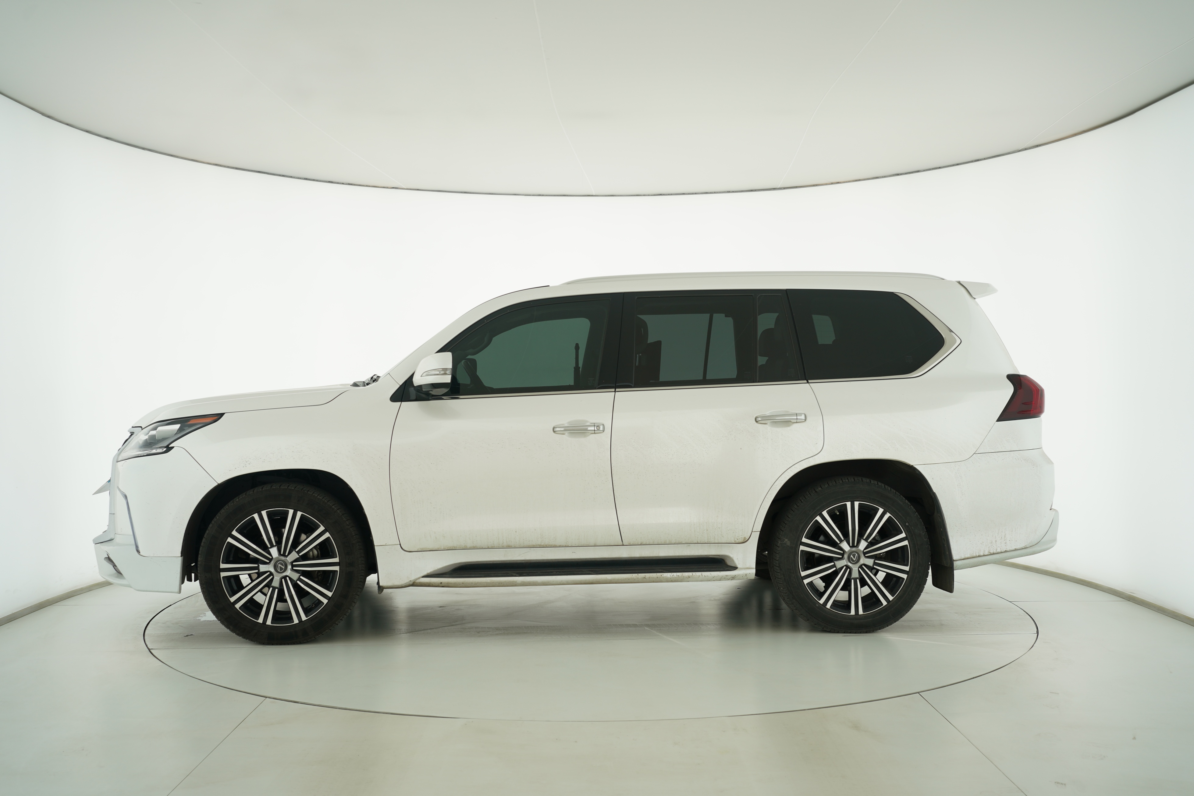 Lexus LX 2019 — фото 7