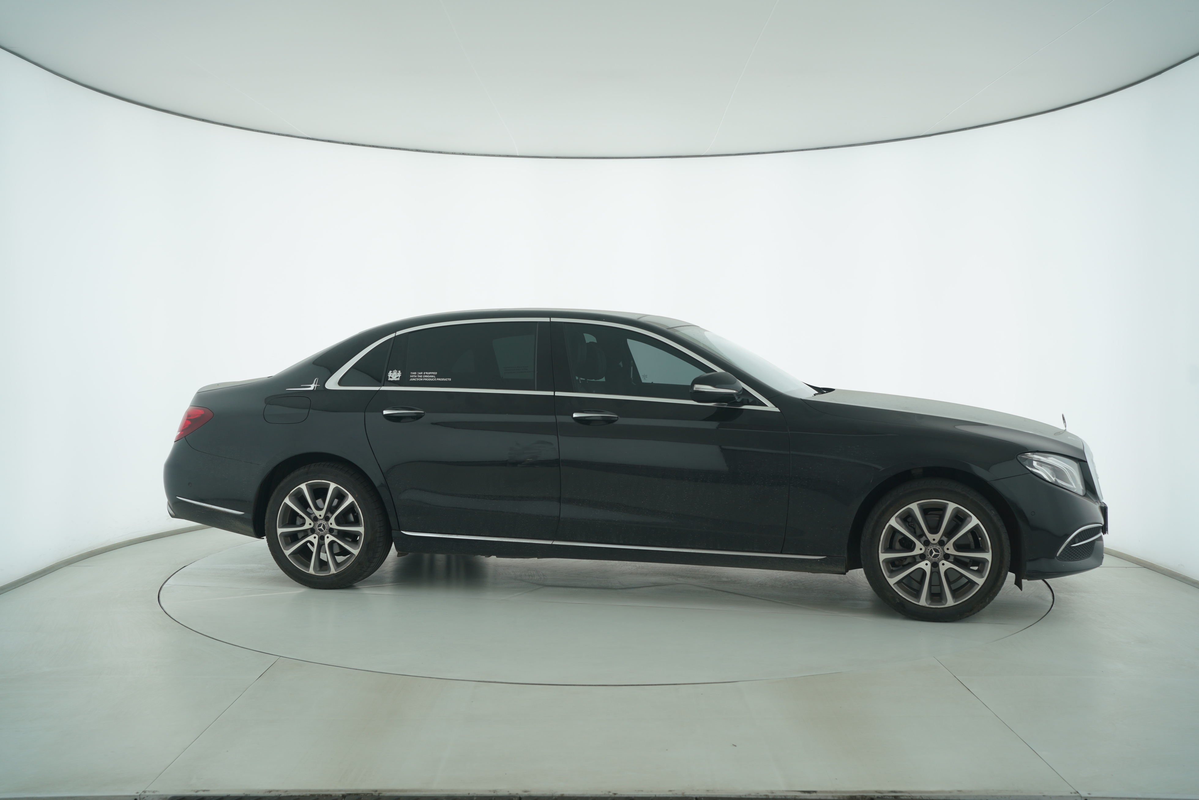 Mercedes Benz E-Class 2016 — фото 8