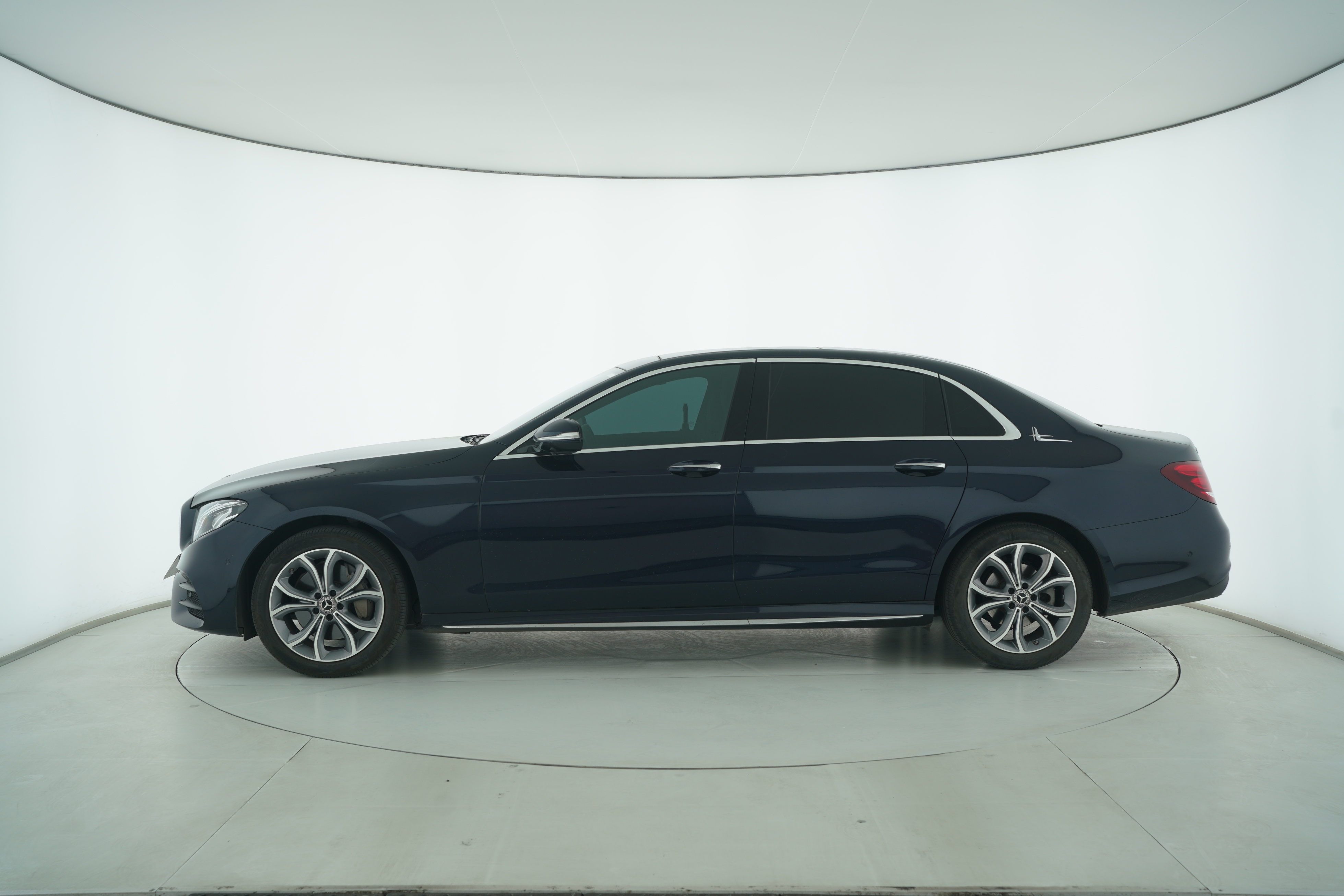 Mercedes Benz E-Class 2020 — фото 7