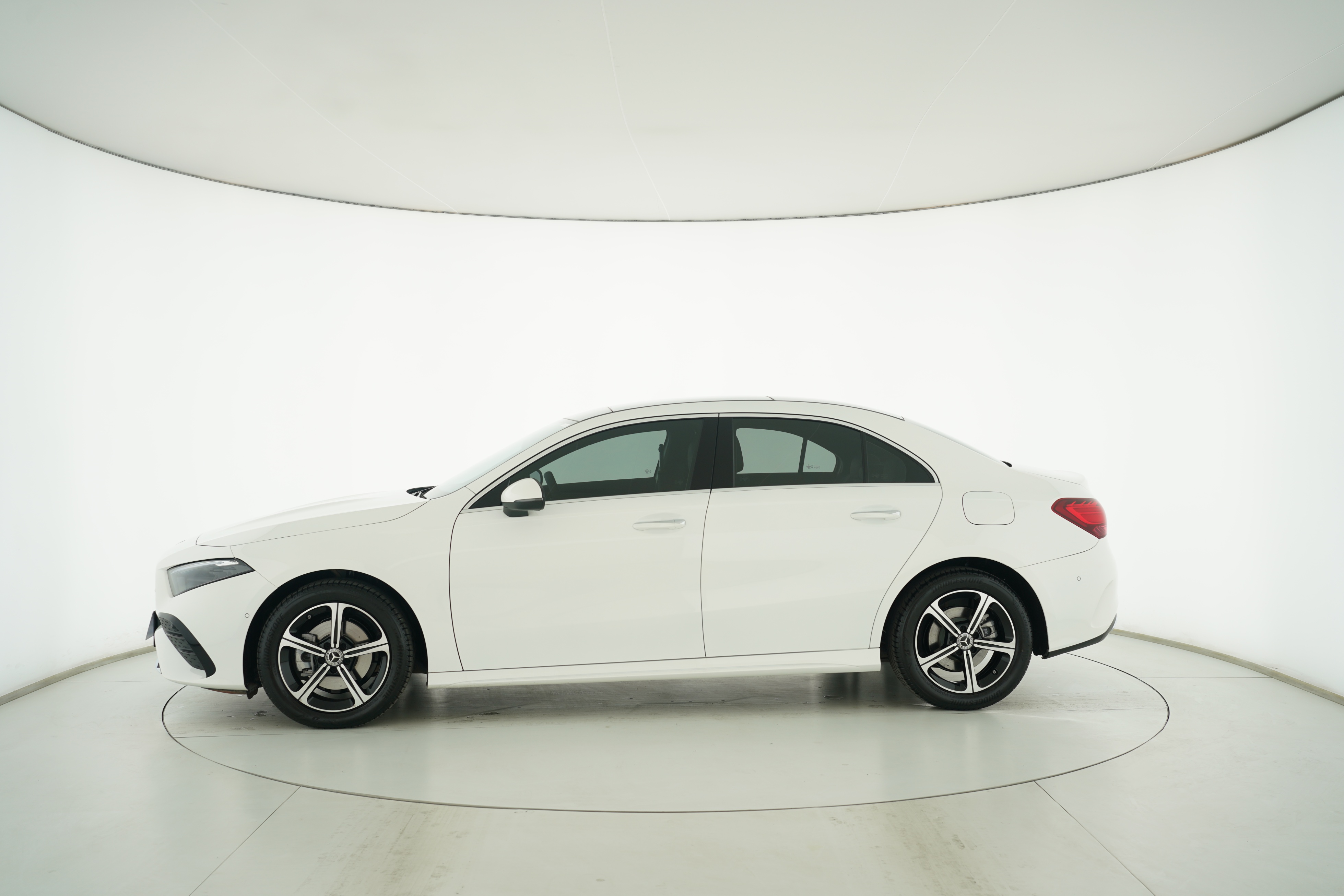 Mercedes Benz A-Class 2025 — фото 7