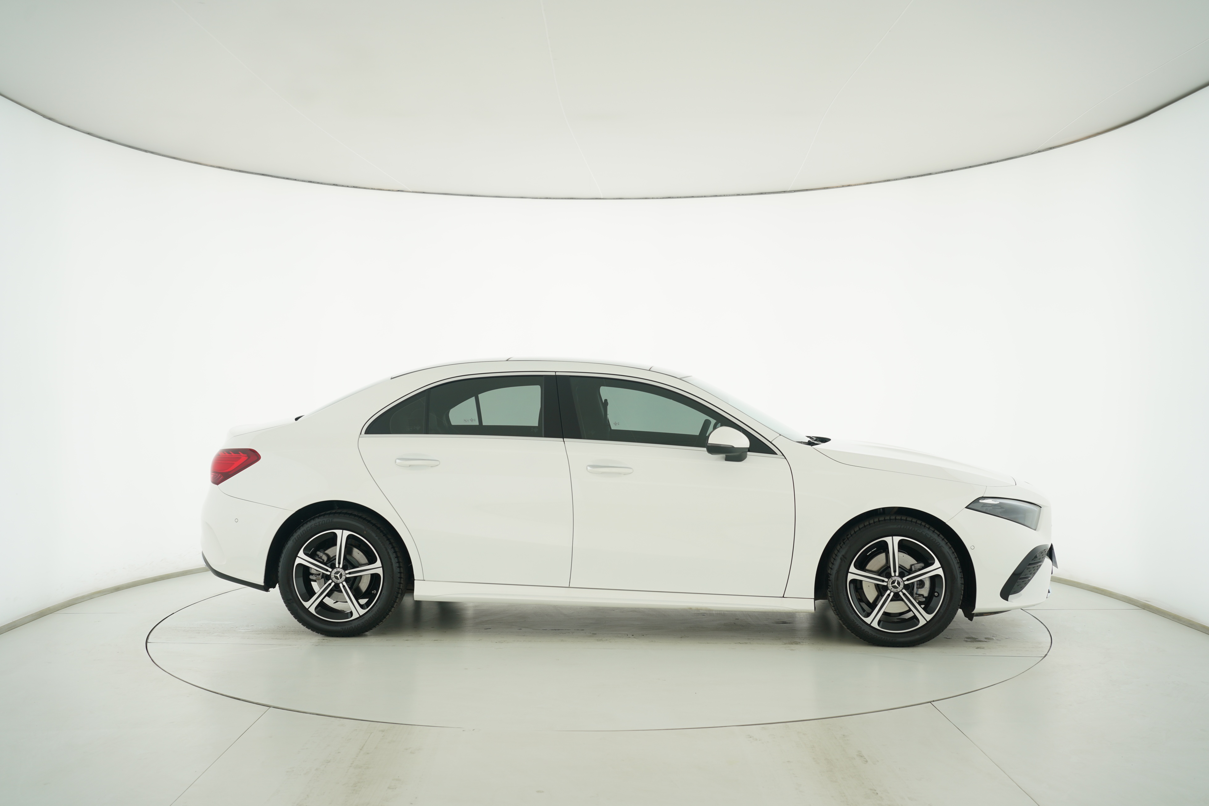 Mercedes Benz A-Class 2025 — фото 8