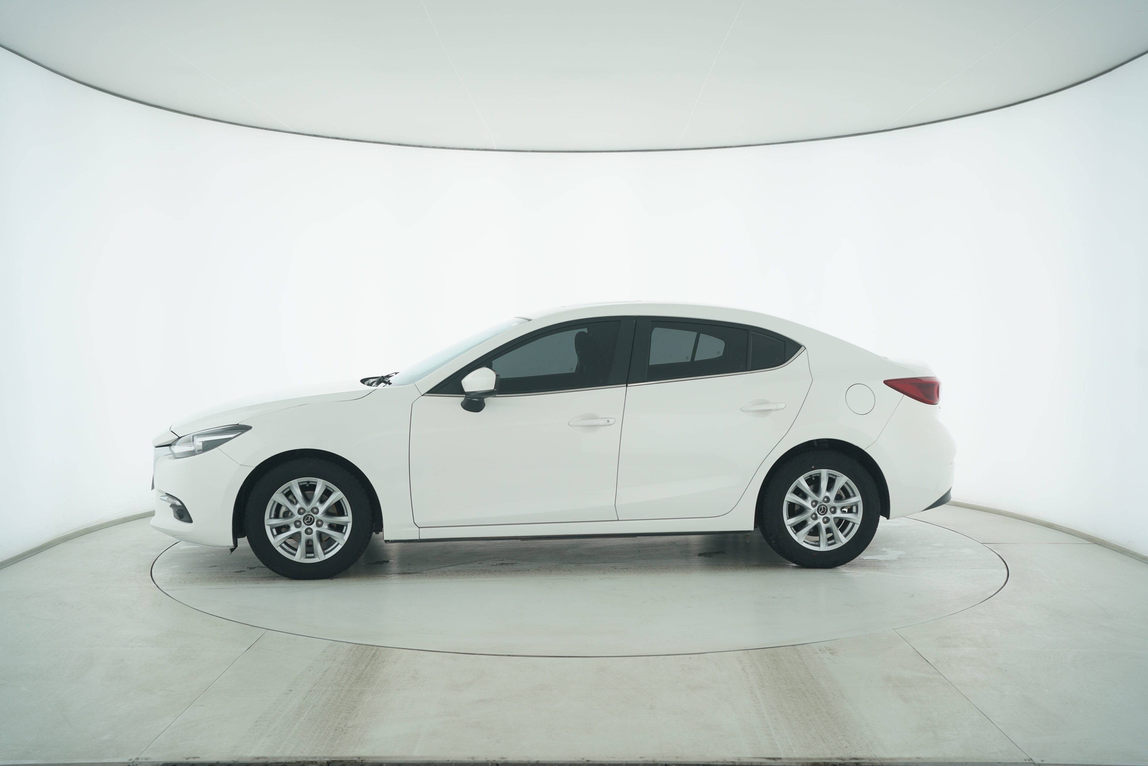 Mazda 3 Axela 2017 — фото 7