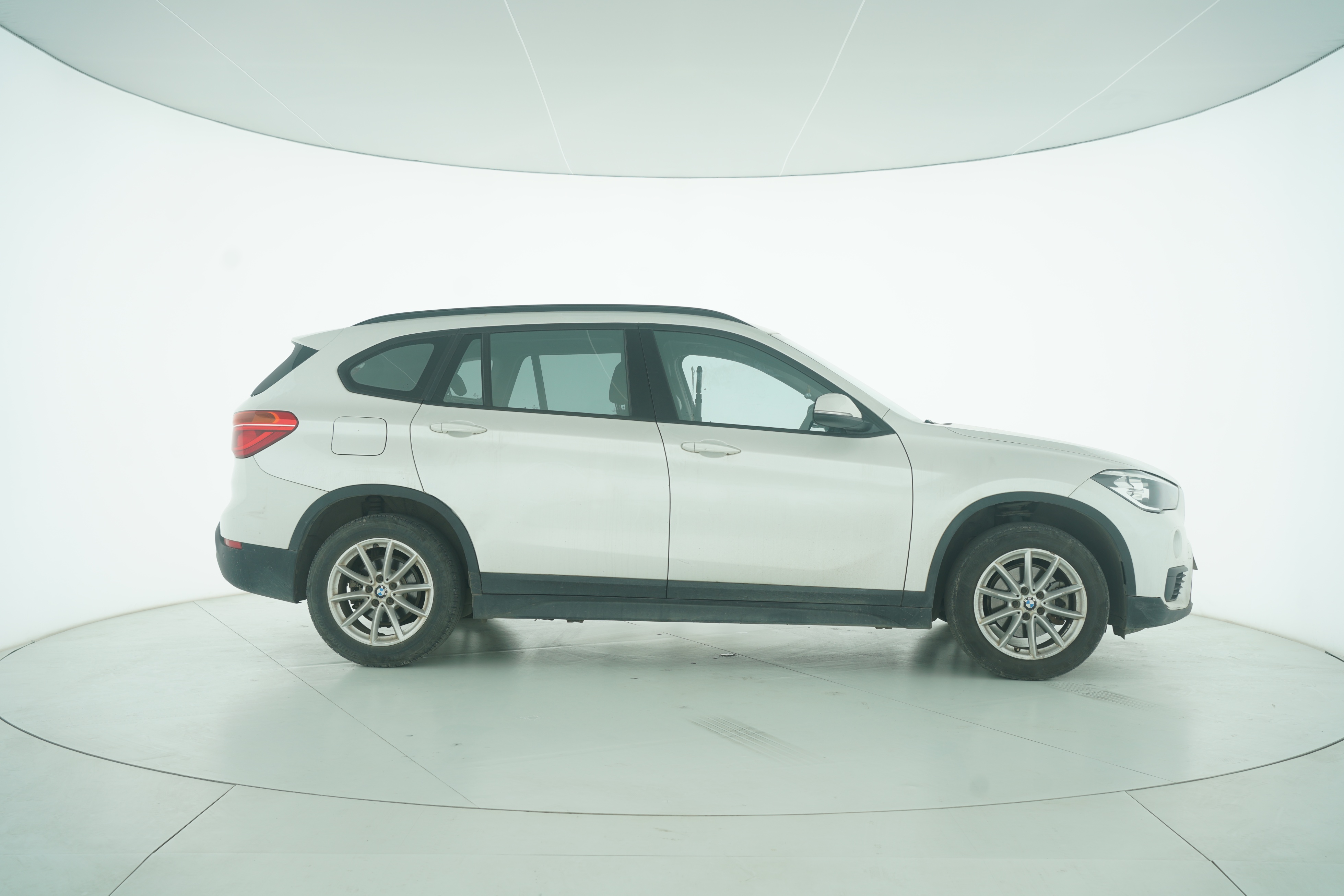BMW X1 2019 — фото 8