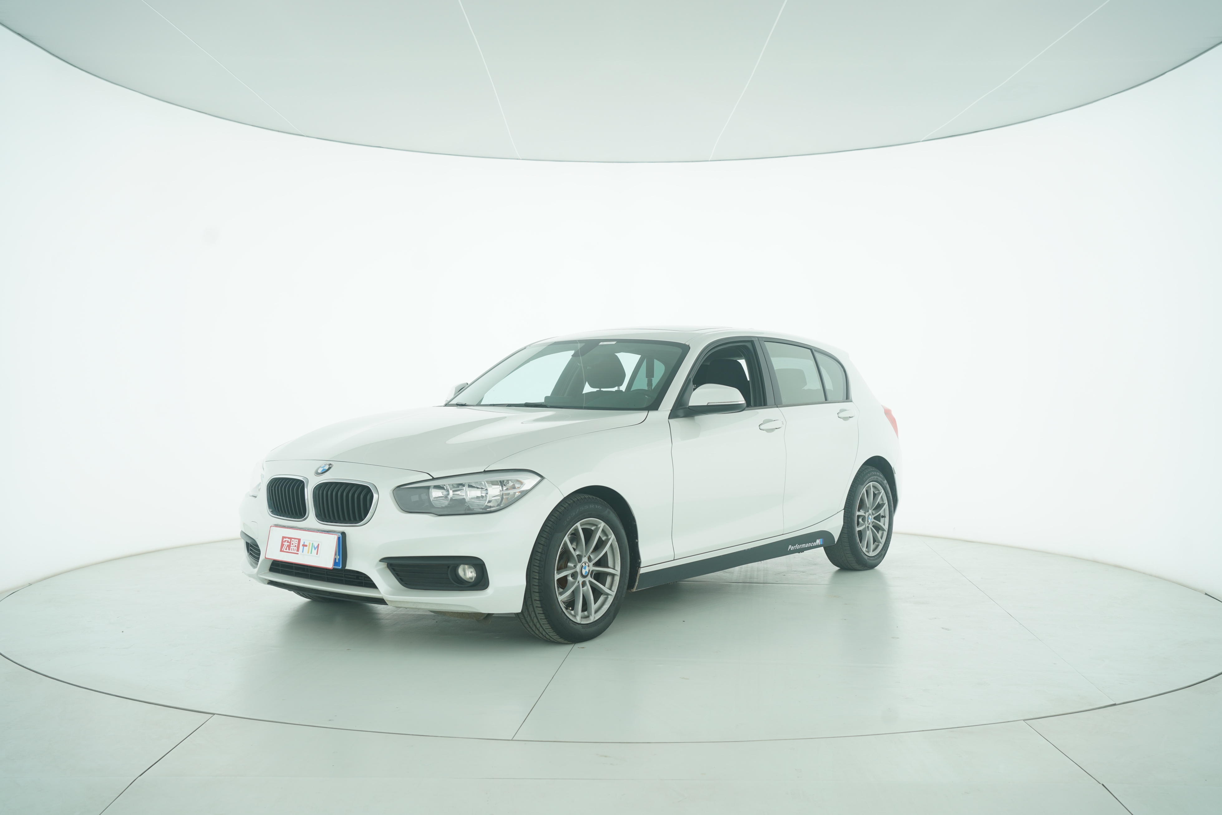 BMW 1 Series (Import) 2016 — фото 1
