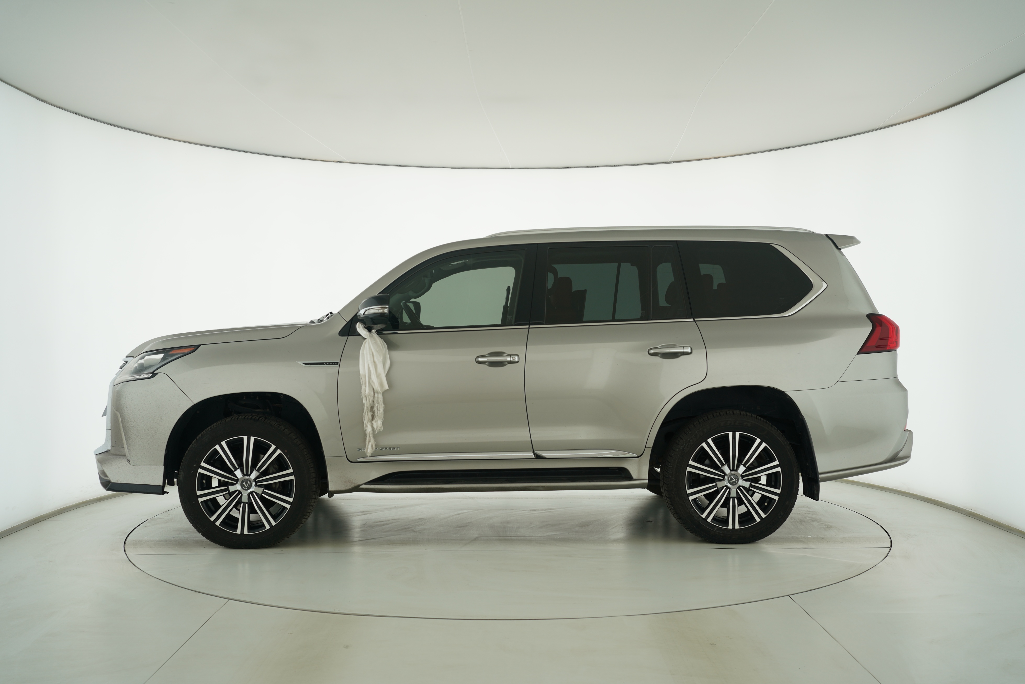 Lexus LX 2019 — фото 7